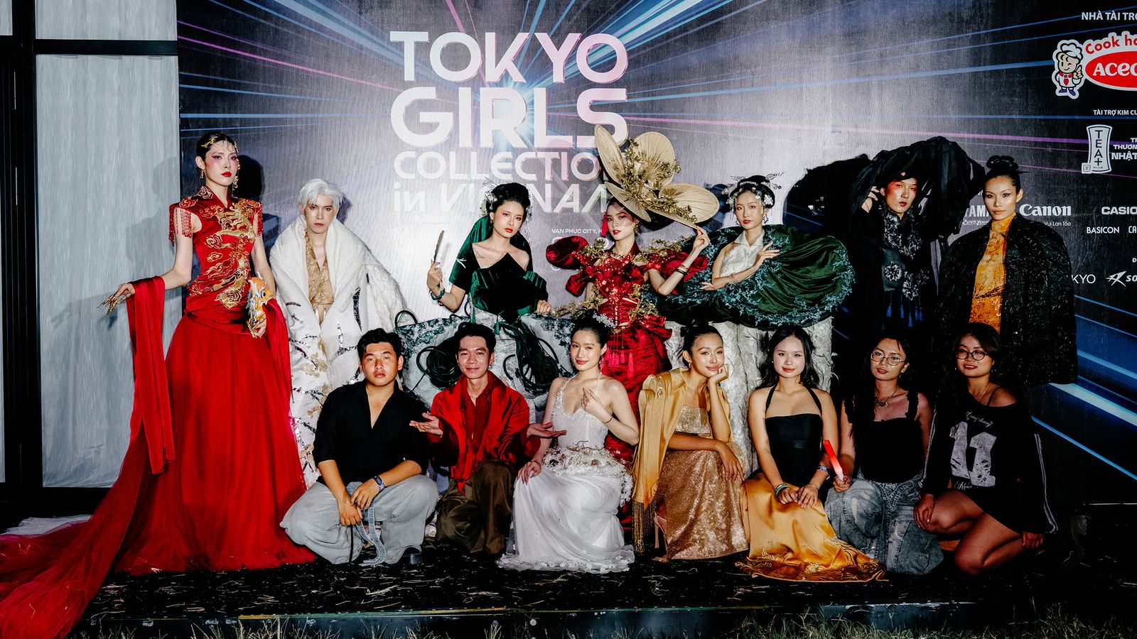 002-large_vlu_sinh_vien_thoi_trang_van_lang_kien_tao_cu_dup_giai_thuong_tai_canon_fashion_mini_runway_b_9954eb3edb.jpg