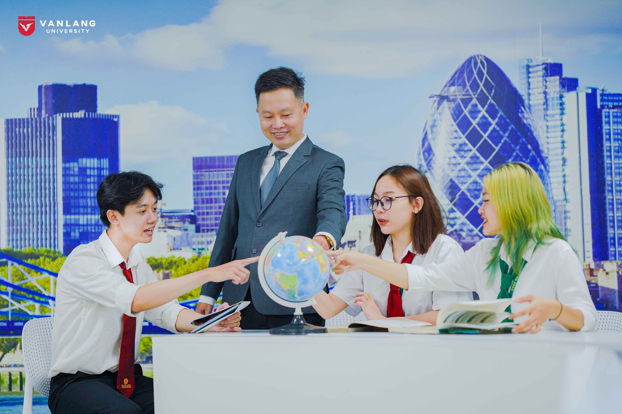 Khoa Du lịch - trường đại học Văn Lang VLU