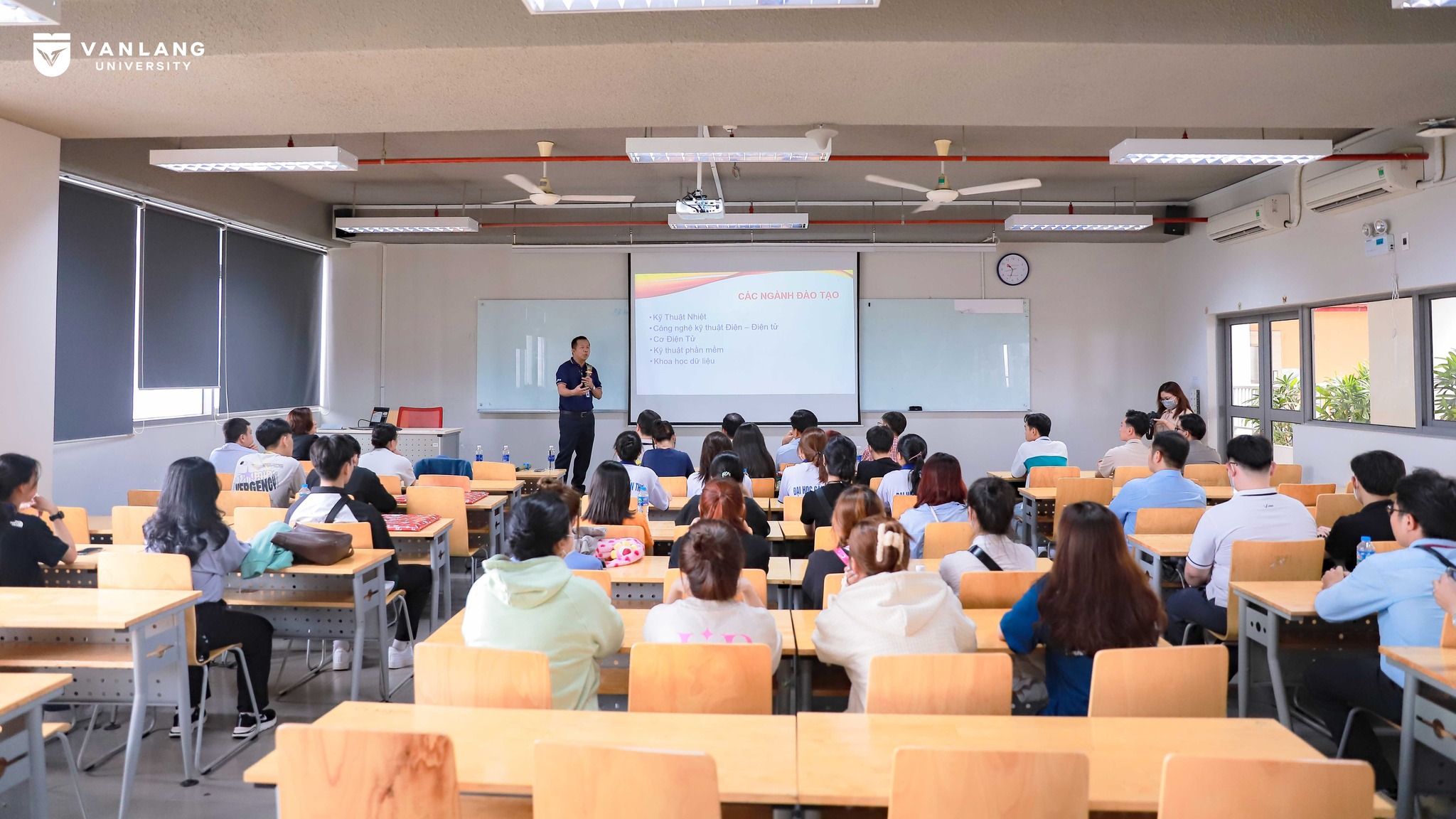 Khoa Kỹ thuật Cơ – Điện và Máy tính trường đại học Văn Lang