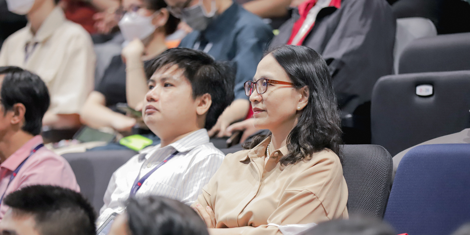 80 thí sinh tranh tài tại bán kết cuộc thi Ra Khơi 2023 - Ignite Your Startup Engine (1).jpg