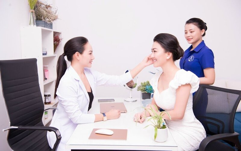 Cách chăm sóc môi sau khử giúp môi mịn, không bong tróc 6 Tốt nghiệp ngành Công nghệ thẩm mỹ sẽ làm gì? làm việc tại spa, bệnh viện được không?
