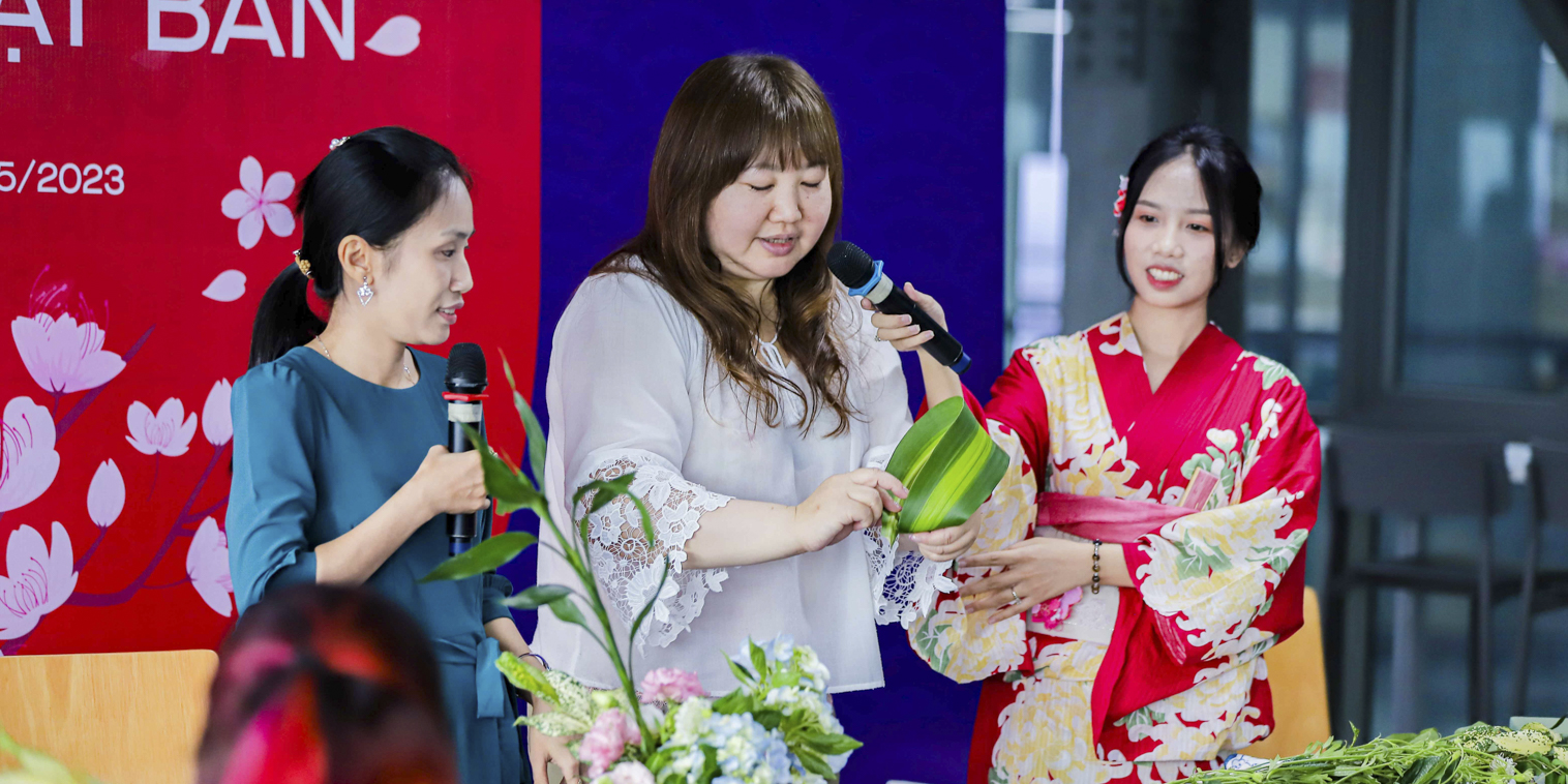 Sinh viên ngành Đông Phương học trải nghiệm văn hóa Nhật Bản (2).jpg
