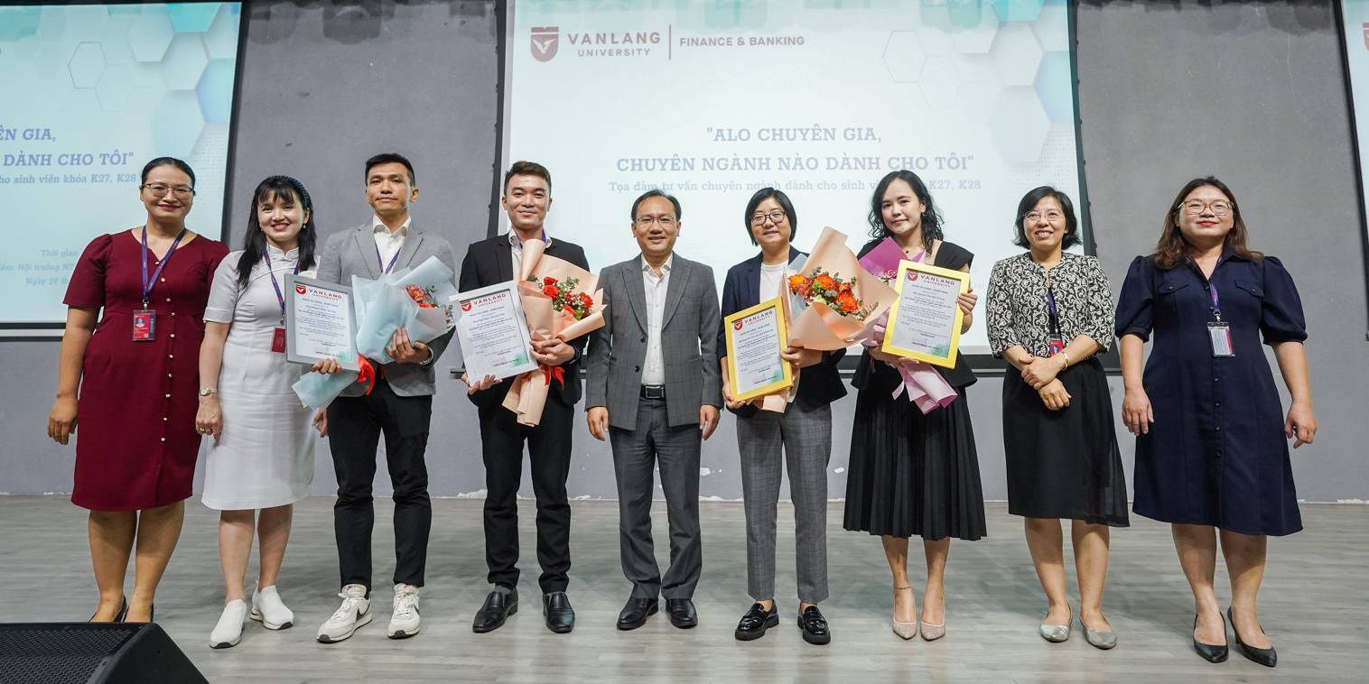 Tọa đàm Alo chuyên gia, chuyên ngành nào dành cho tôi (2).jpg