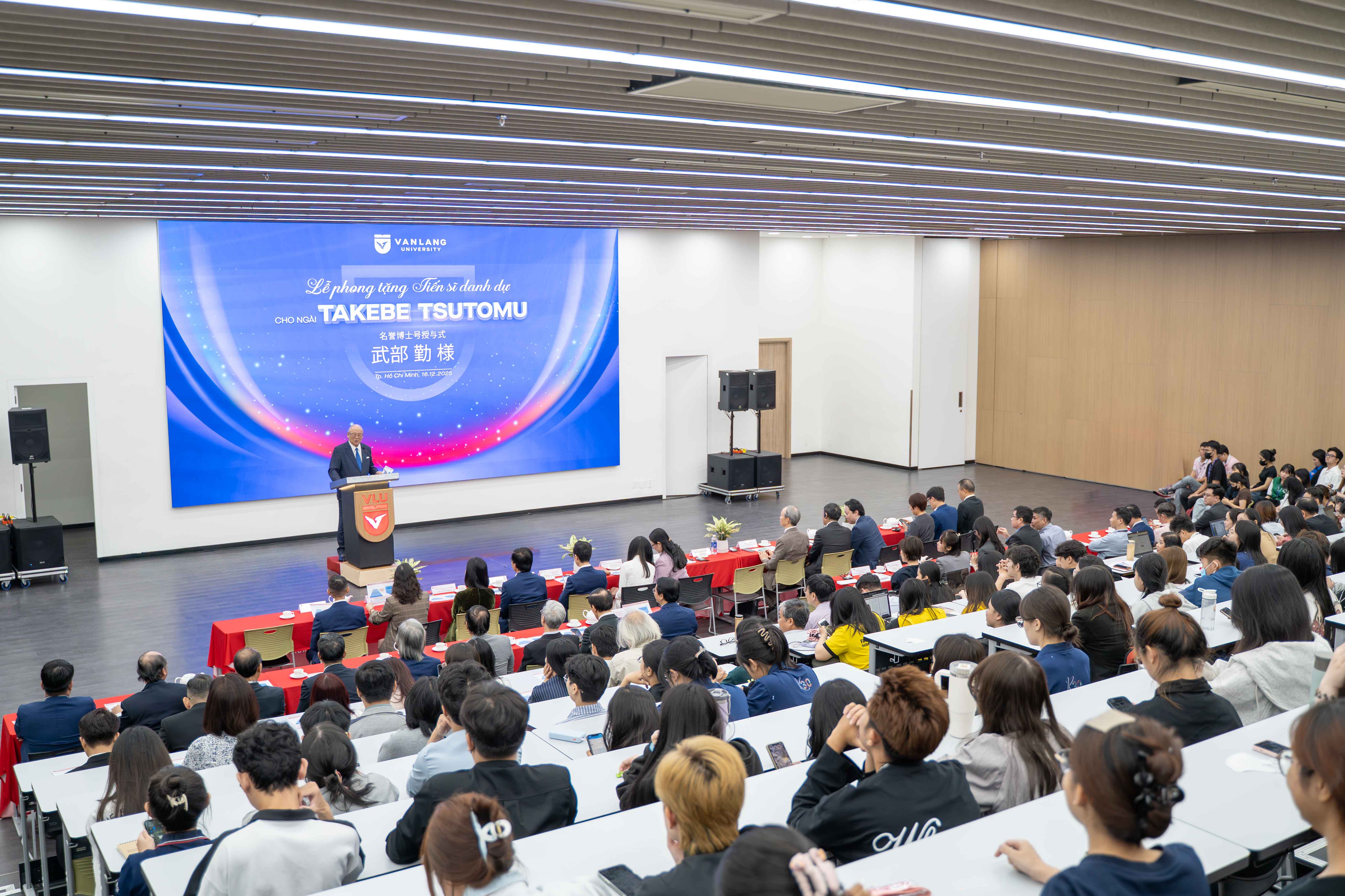 VLU -08106.jpg