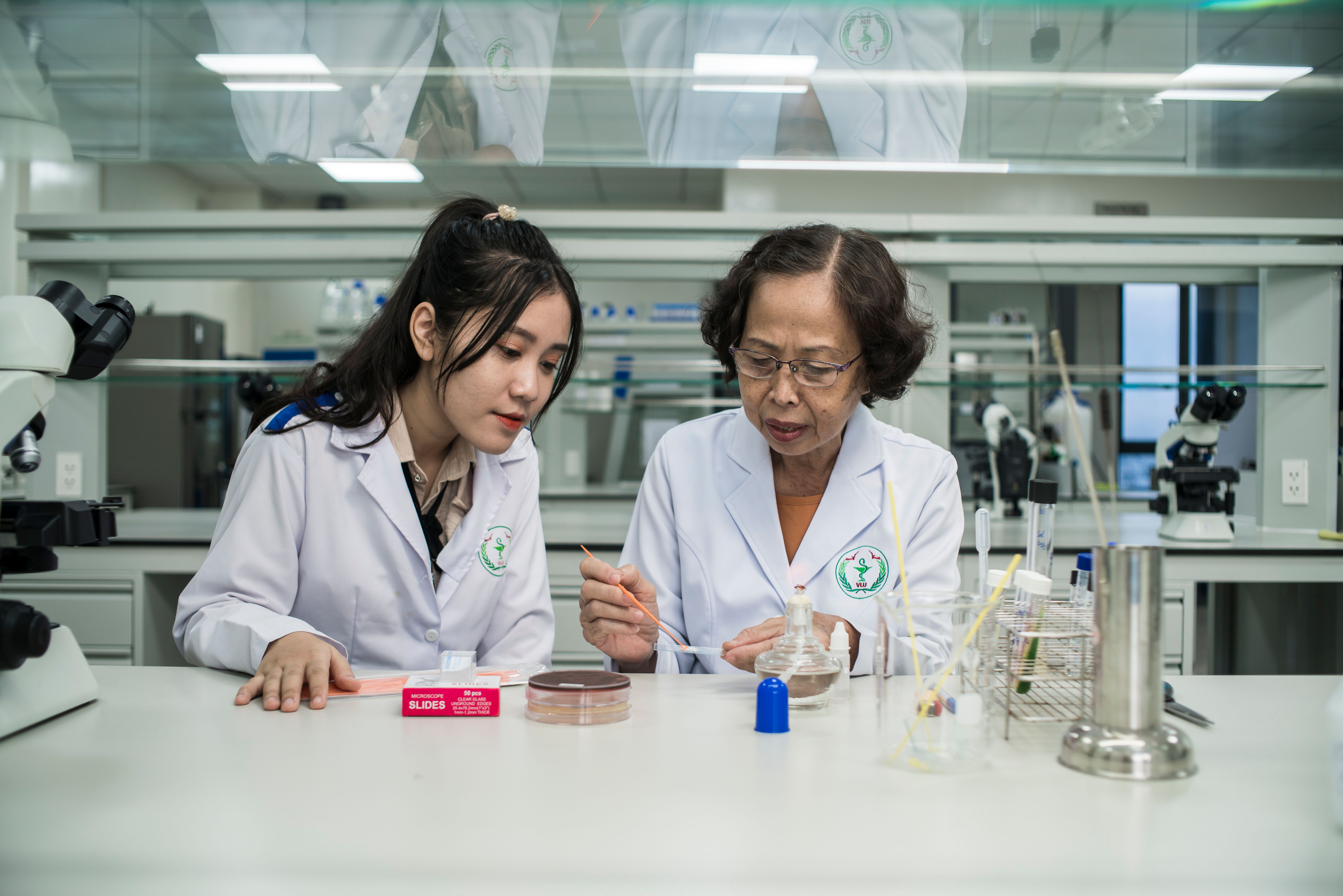 Khoa Dược - Trường đại học Văn Lang VLU
