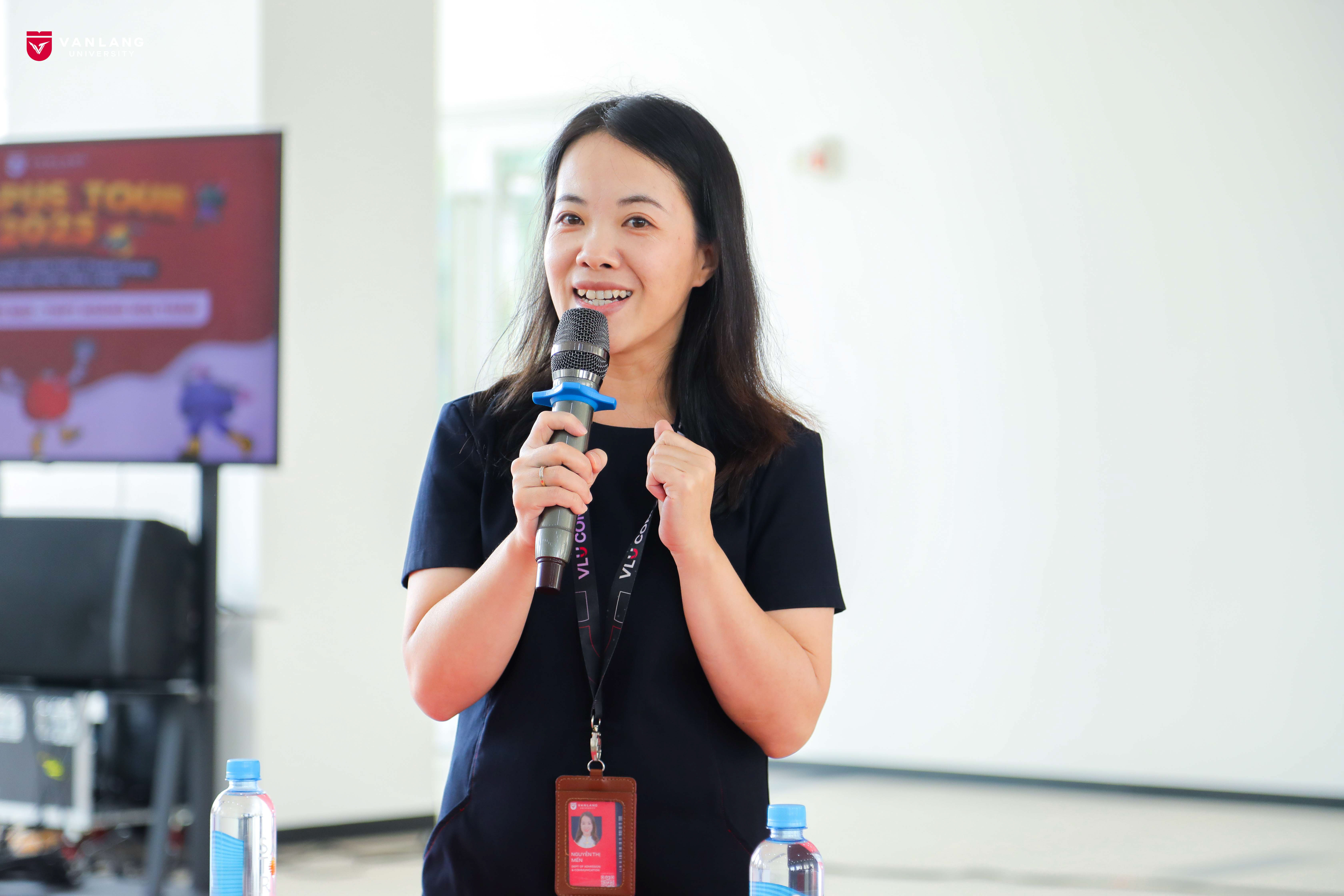 vlu-khoi-dong-chuoi-campus-tour-2024-2025-van-lang-don-chao-hoc-sinh-thpt-hoang-hoa-tham-va-thpt-tran-hung-dao-tp.hcm-den-tham-quan-b