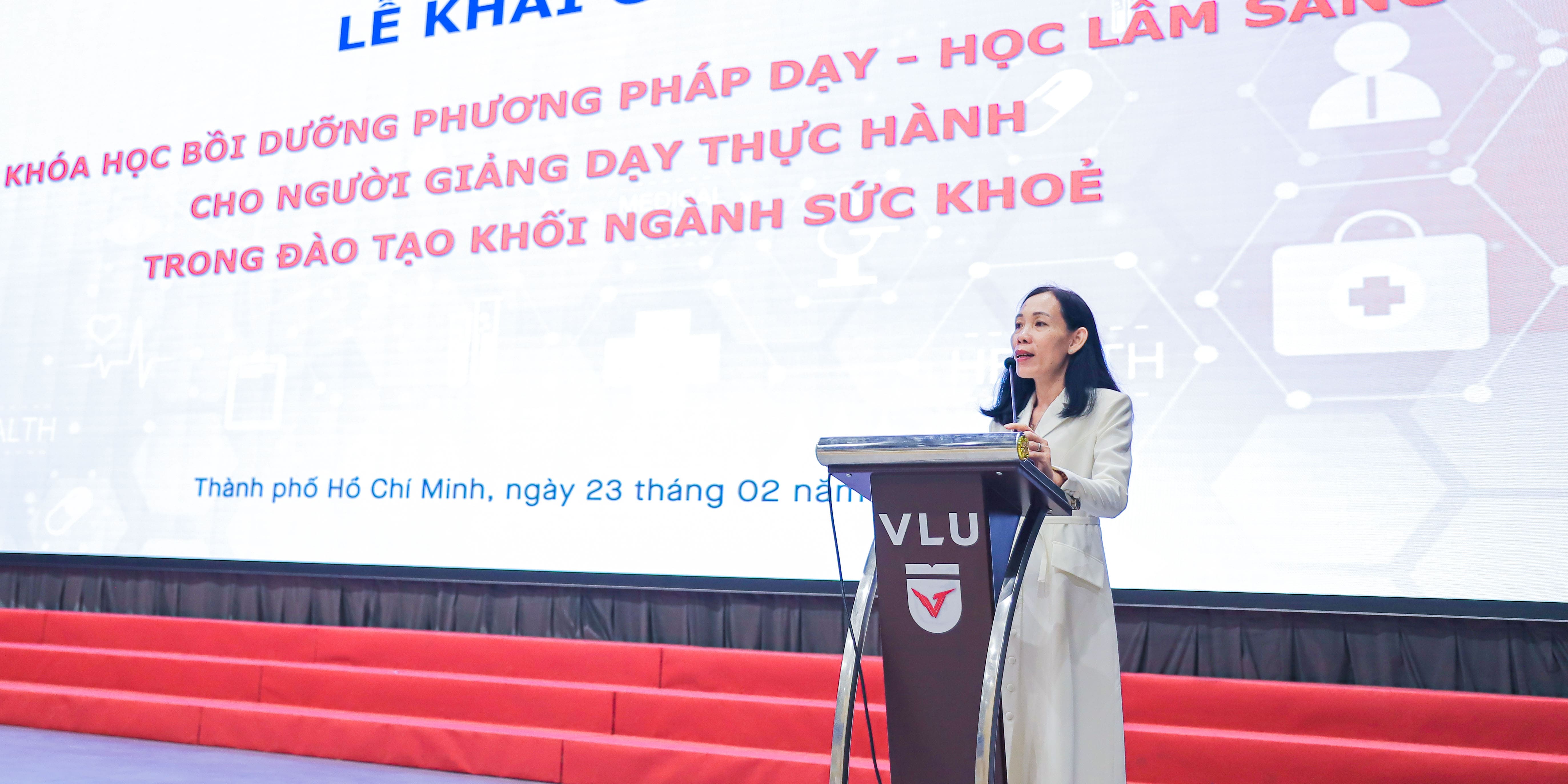 vlu-khoa-dieu-duong-khai-giang-khoa-hoc-boi-duong-phuong-phap-day-hoc-lam-sang-cho-nguoi-giang-day-thuc-hanh-trong-dao-tao-khoi-nganh-suc-khoe-a