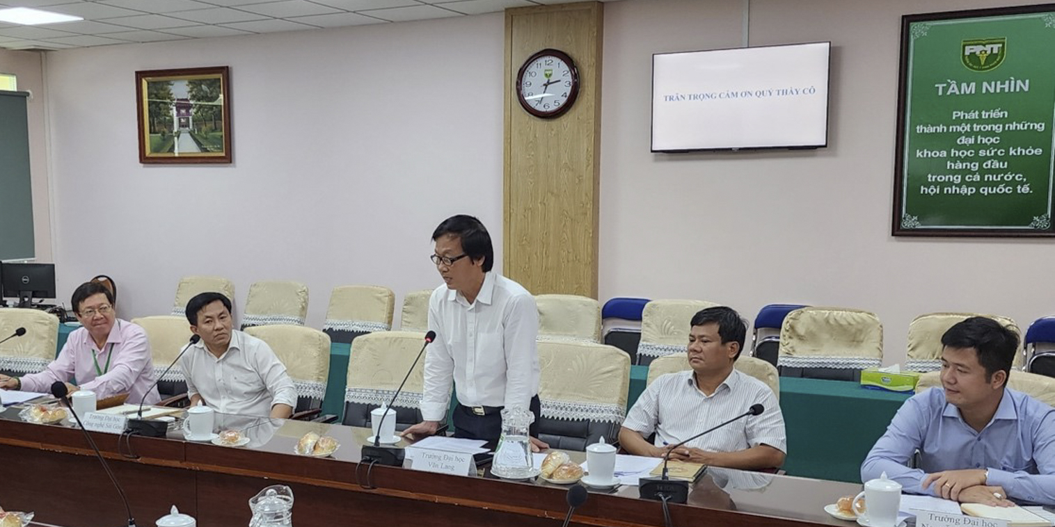 VLU tham dự Hội nghị sơ kết công tác thi đua, khen thưởng của Khối thi đua 21 (3).jpg