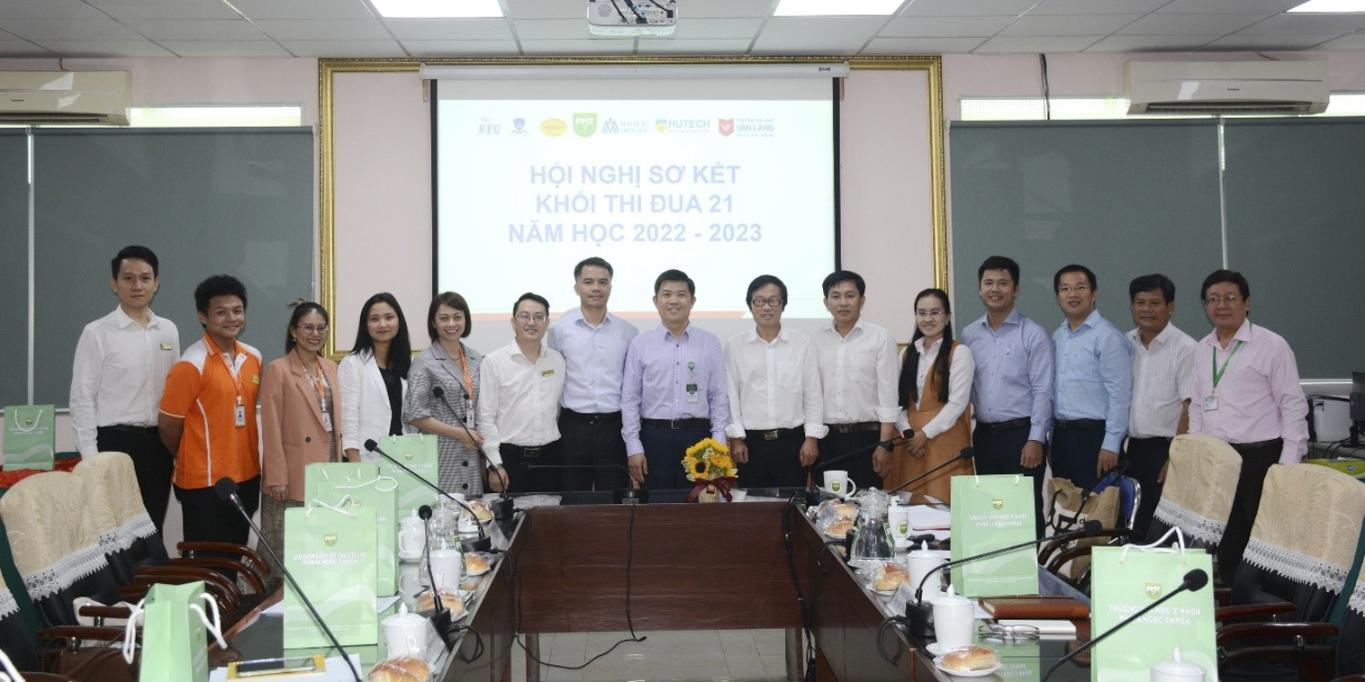 VLU tham dự Hội nghị sơ kết công tác thi đua, khen thưởng của Khối thi đua 21 (4).jpg