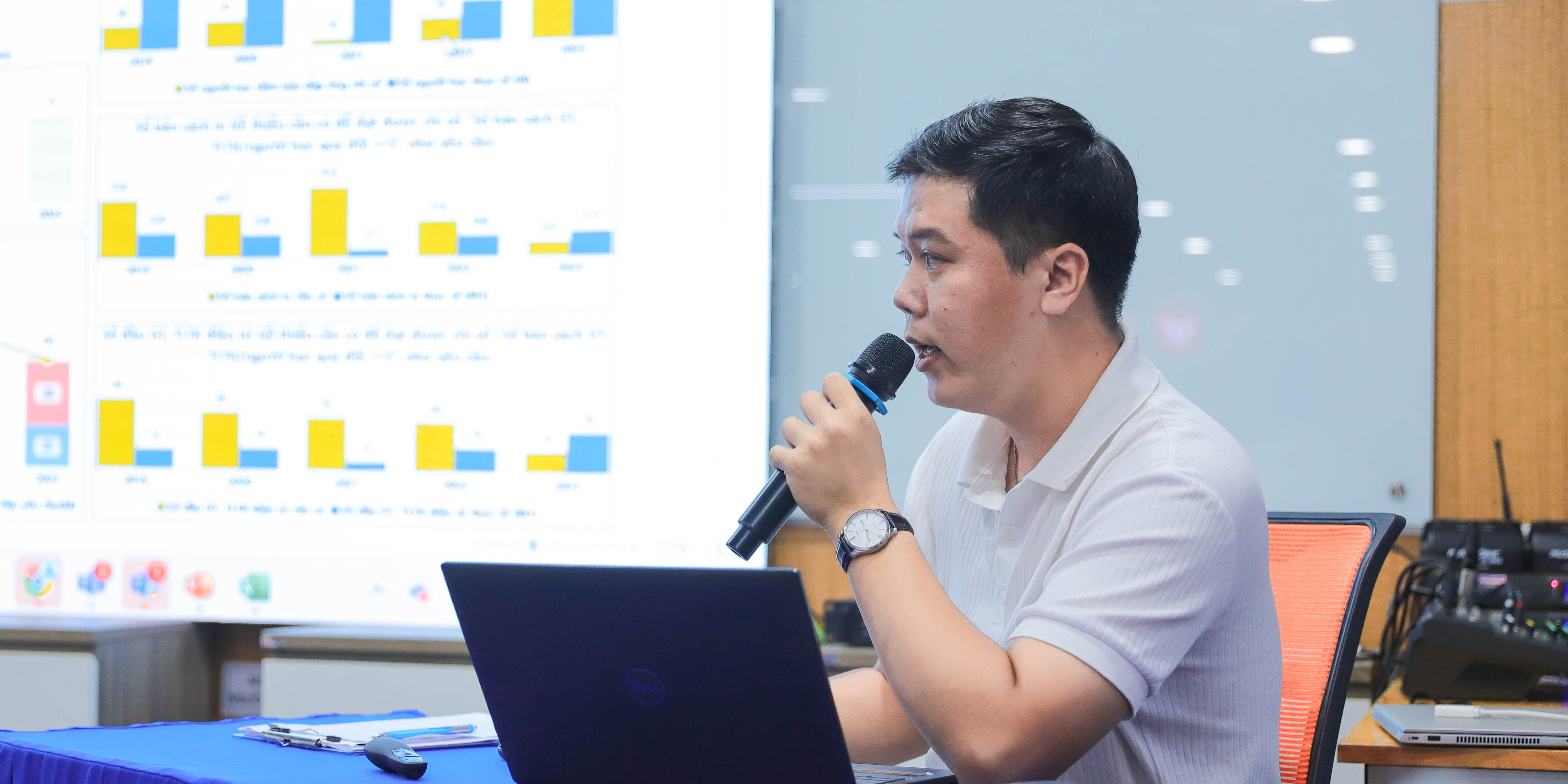 can-bo-giang-vien-vlu-trang-bi-ky-nang-thiet-ke-bao-cao-chuyen-nghiep-bang-microsoft-power-bi-c.jpg