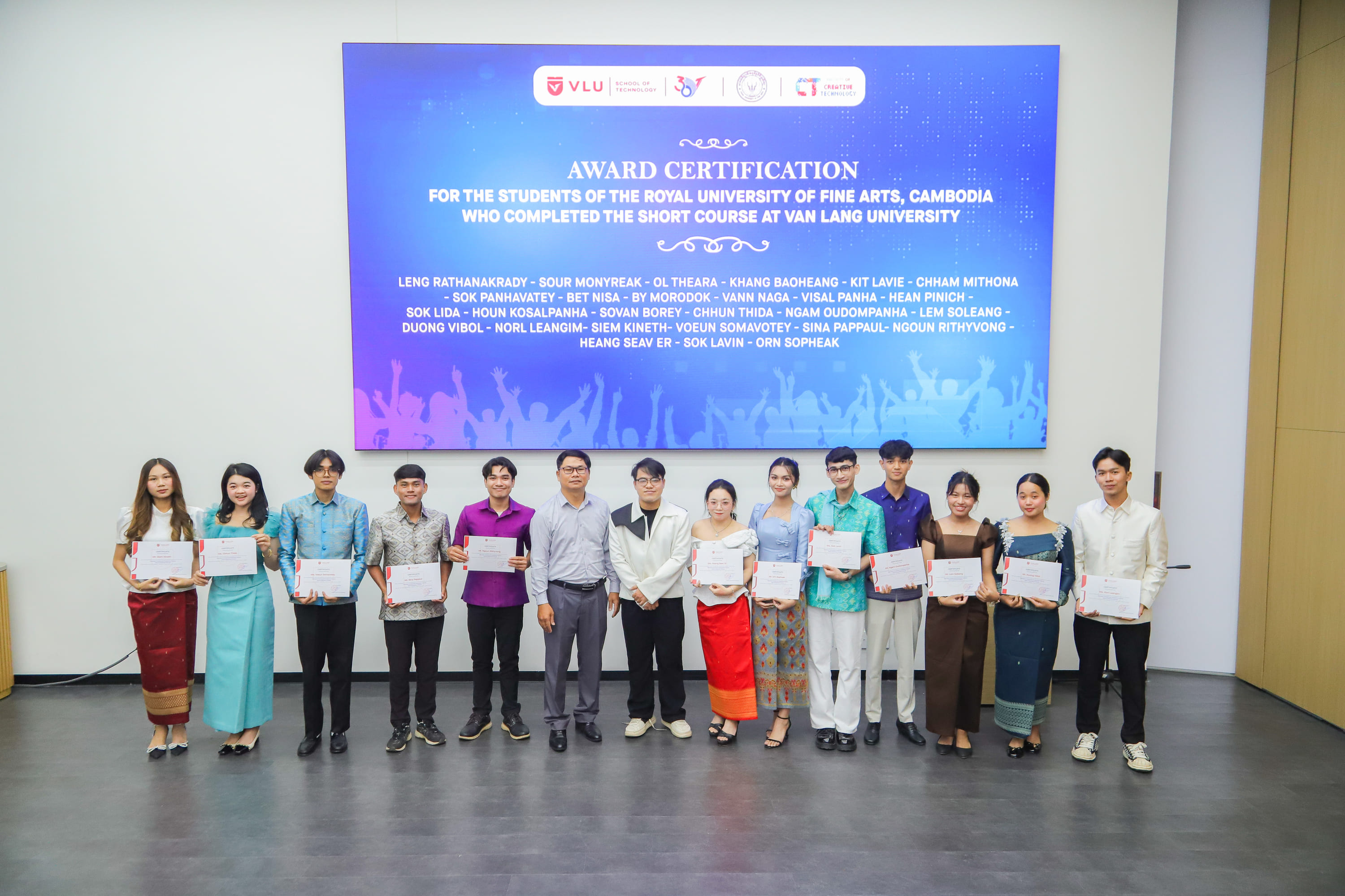 chao-don-doan-sinh-vien-truong-dai-hoc-nghe-thuat-hoang-gia-campuchia-rufa-den-hoc-tap-va-trai-nghiem-h.jpg