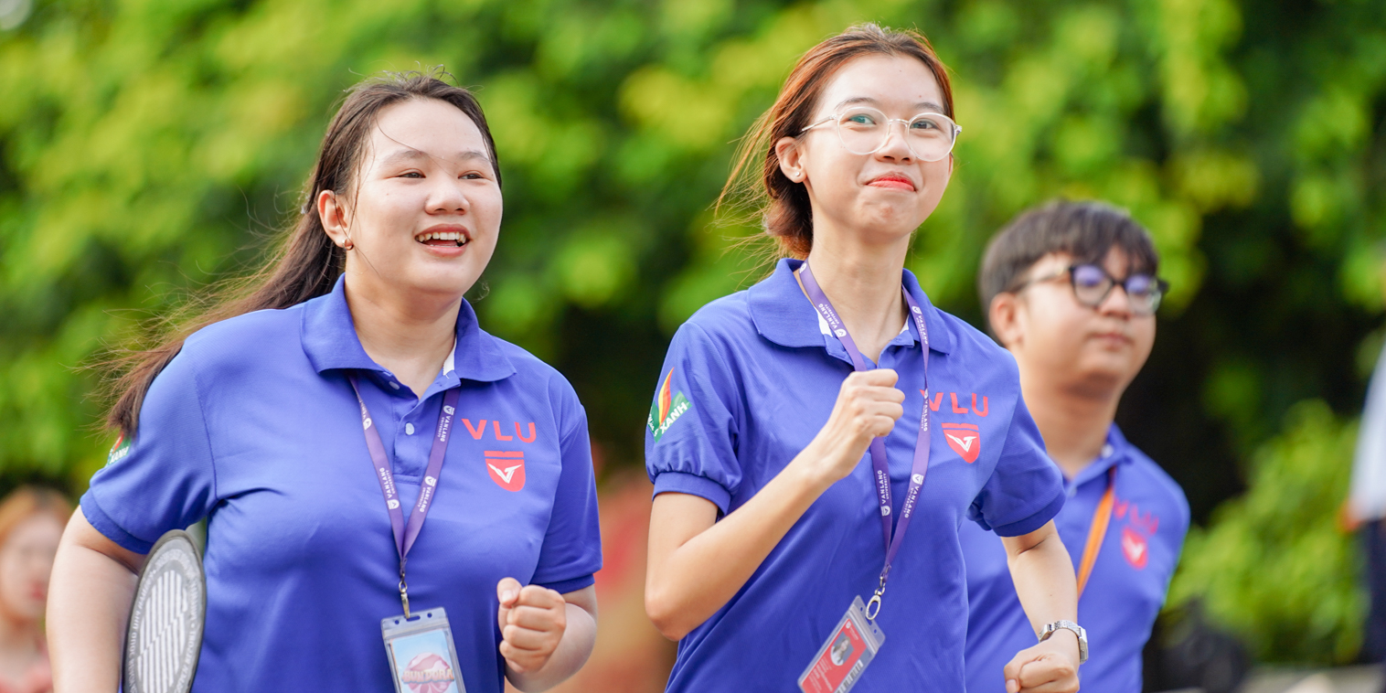 chien-si-mua-he-xanh-van-lang-het-minh-tai-duong-dua-lets-run-2024-a.jpg