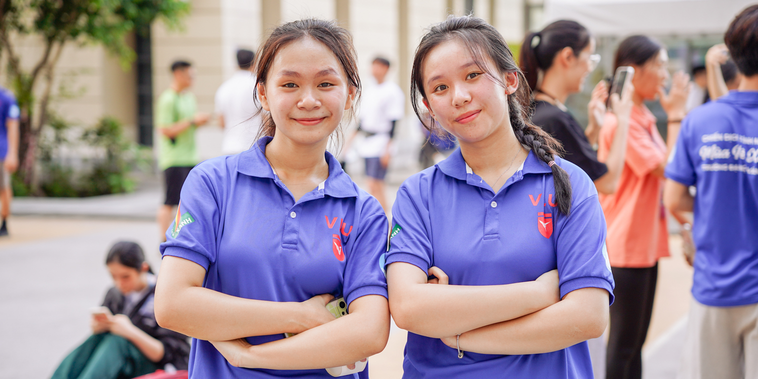 chien-si-mua-he-xanh-van-lang-het-minh-tai-duong-dua-lets-run-2024-d.jpg