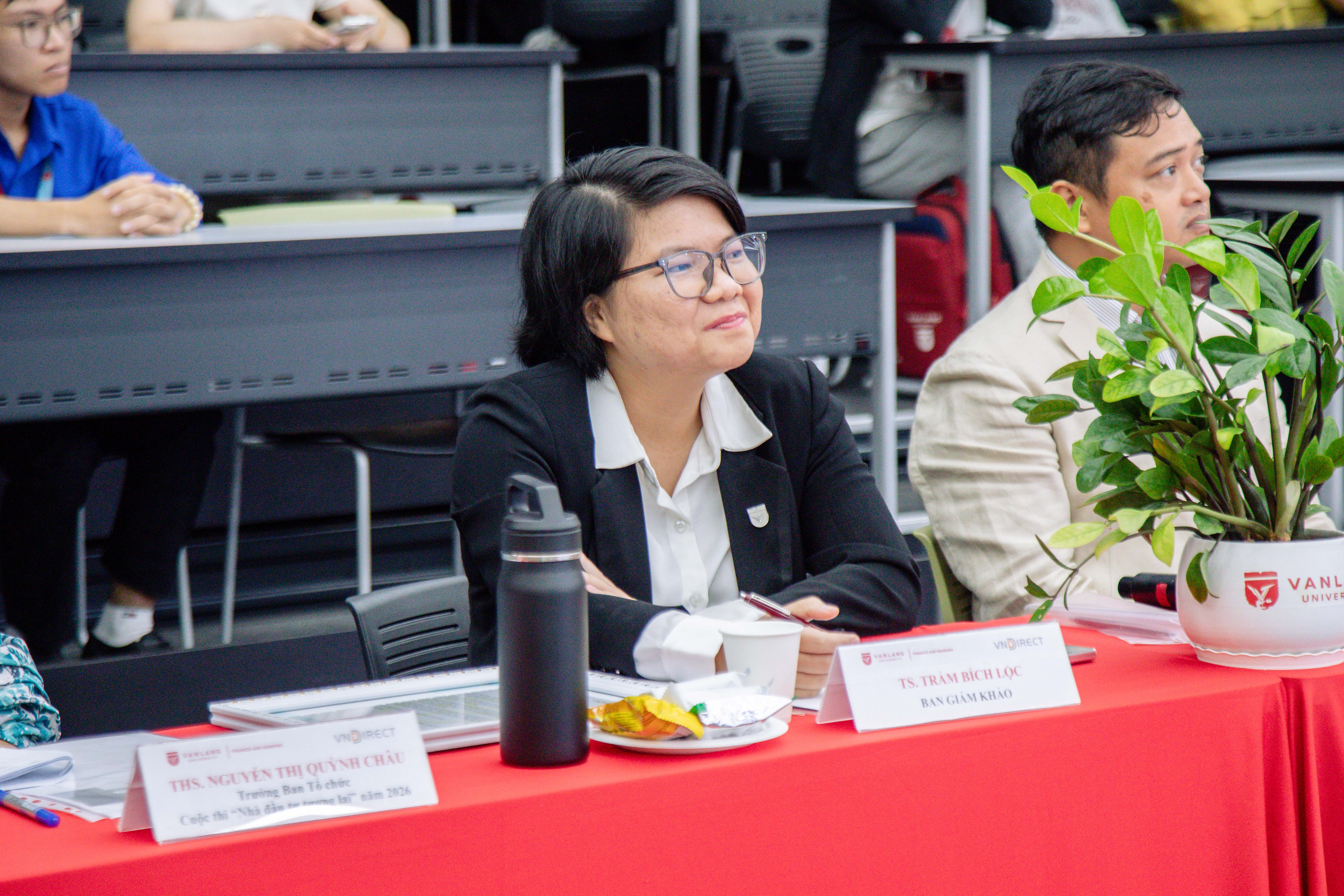 chung-ket-cuoc-thi-nha-dau-tu-tuong-lai-2026-noi-bat-tu-duy-chien-luoc-va-kha-nang-phan-bien-cua-sinh-vien-a.jpg