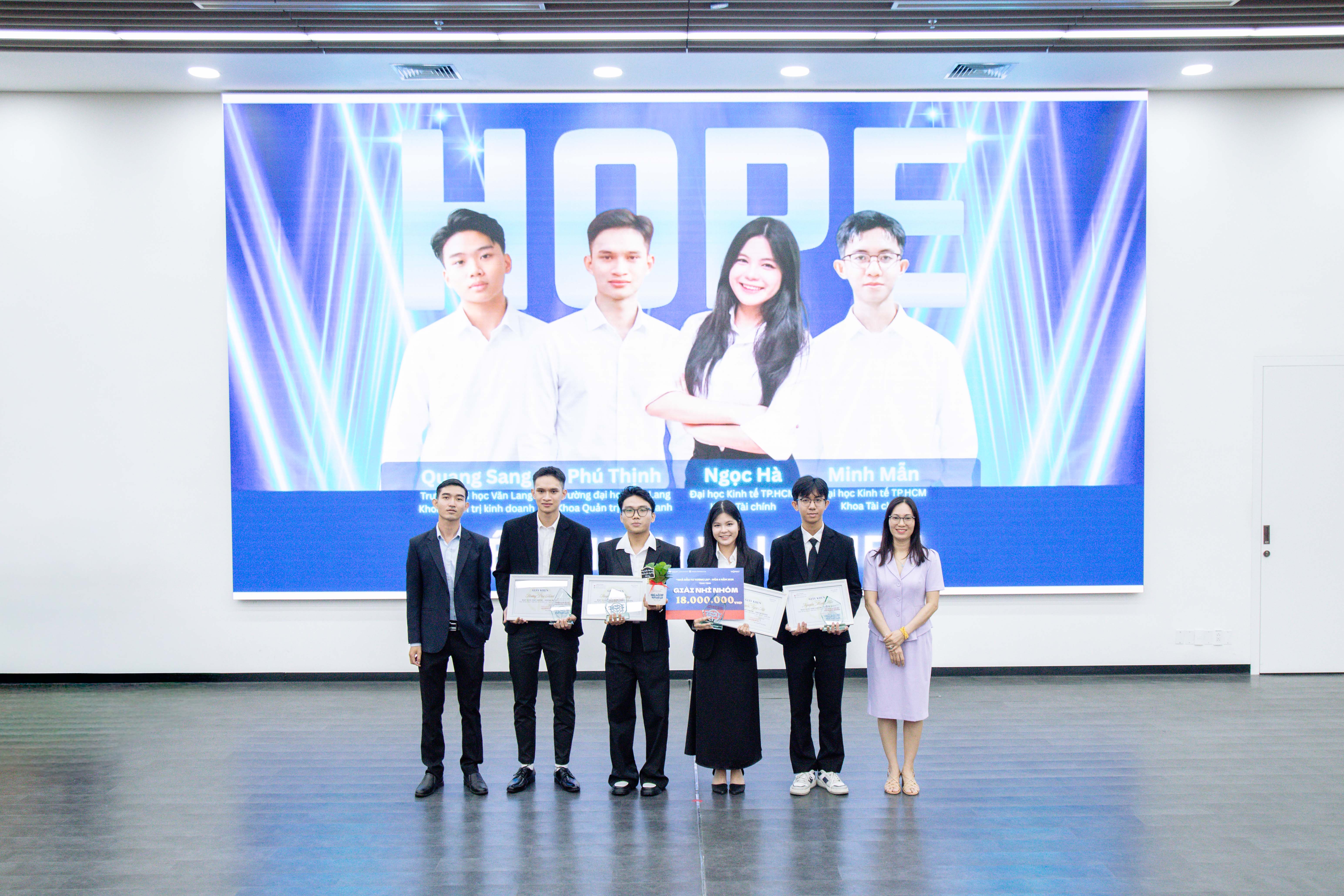 chung-ket-cuoc-thi-nha-dau-tu-tuong-lai-2026-noi-bat-tu-duy-chien-luoc-va-kha-nang-phan-bien-cua-sinh-vien-h.jpg