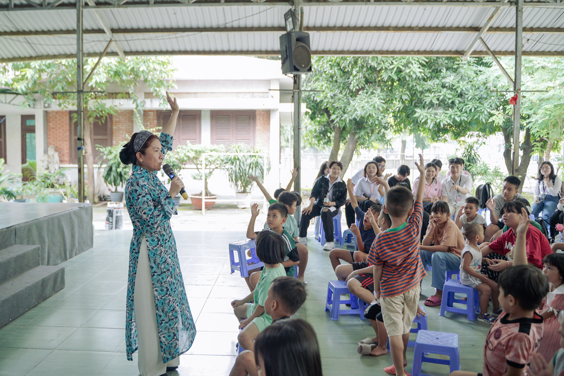 chuong-trinh-trang-sach-nho-the-gioi-lon-tai-lang-tre-em-sos-go-vap-a.jpg
