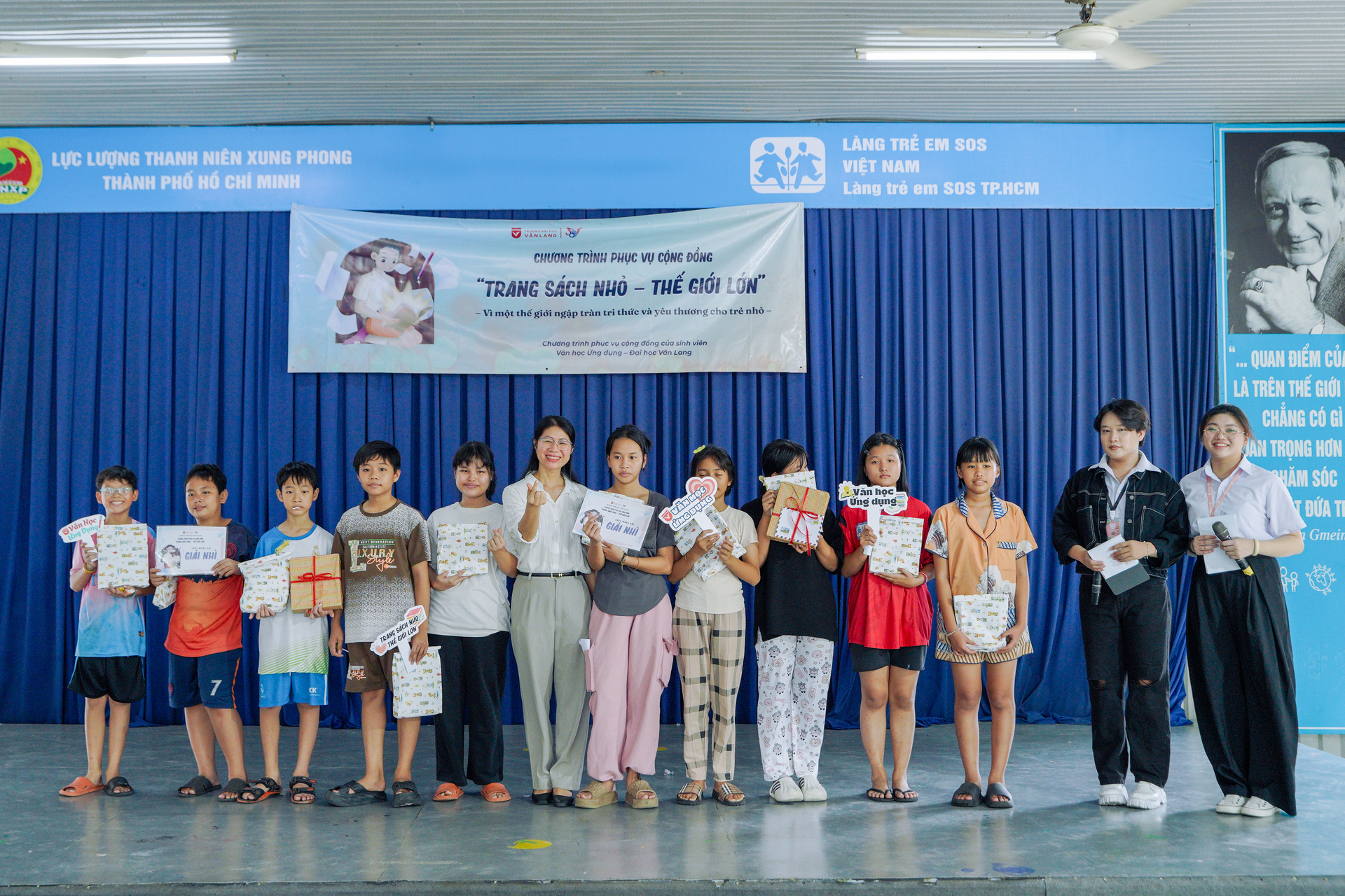 chuong-trinh-trang-sach-nho-the-gioi-lon-tai-lang-tre-em-sos-go-vap-e.jpg