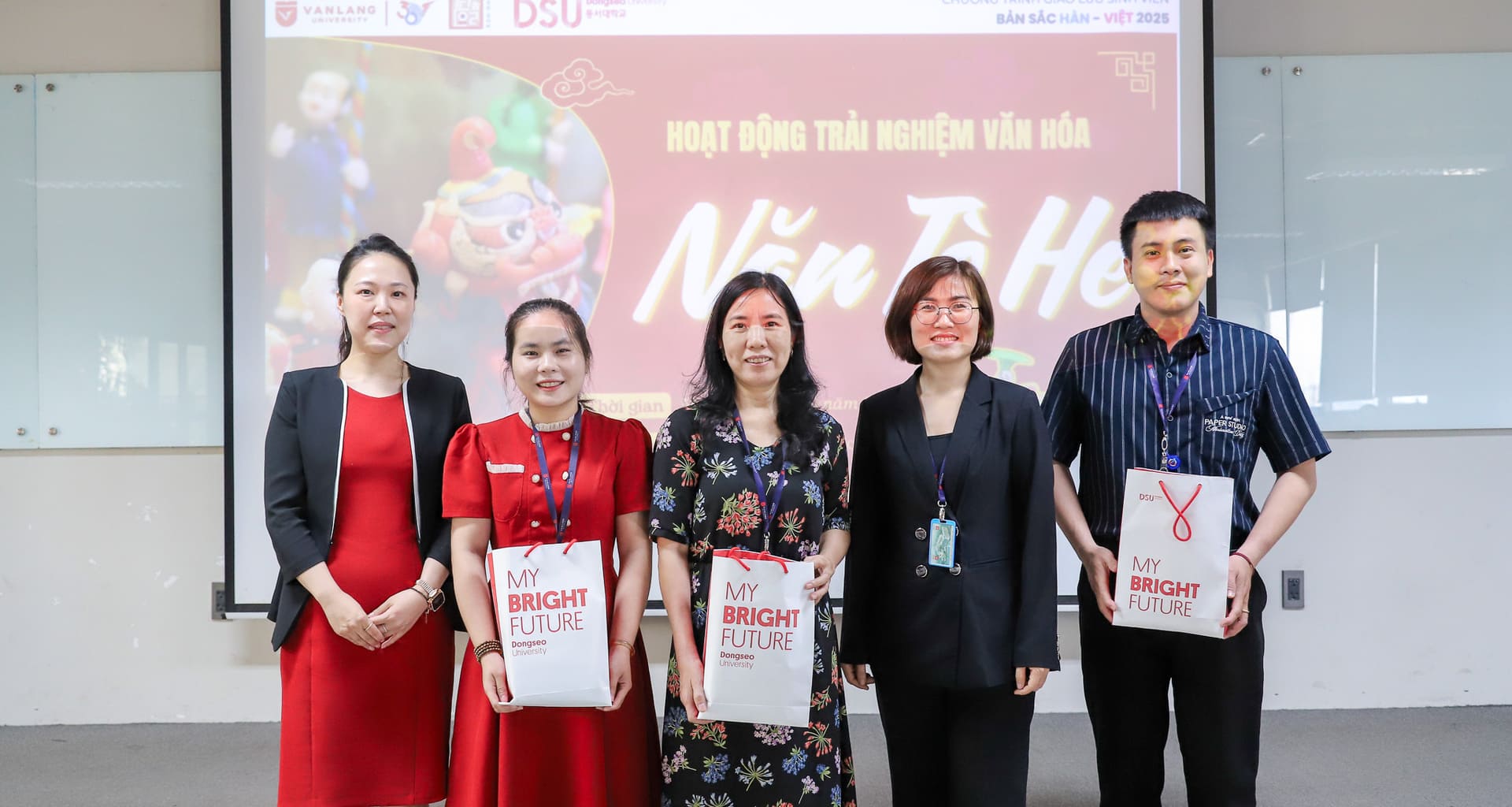 dai-hoc-van-lang-don-tiep-dai-hoc-dongseo:-cung-viet-tiep-hanh-trinh-ket-noi-thanh-nien-quoc-te-a.jpg