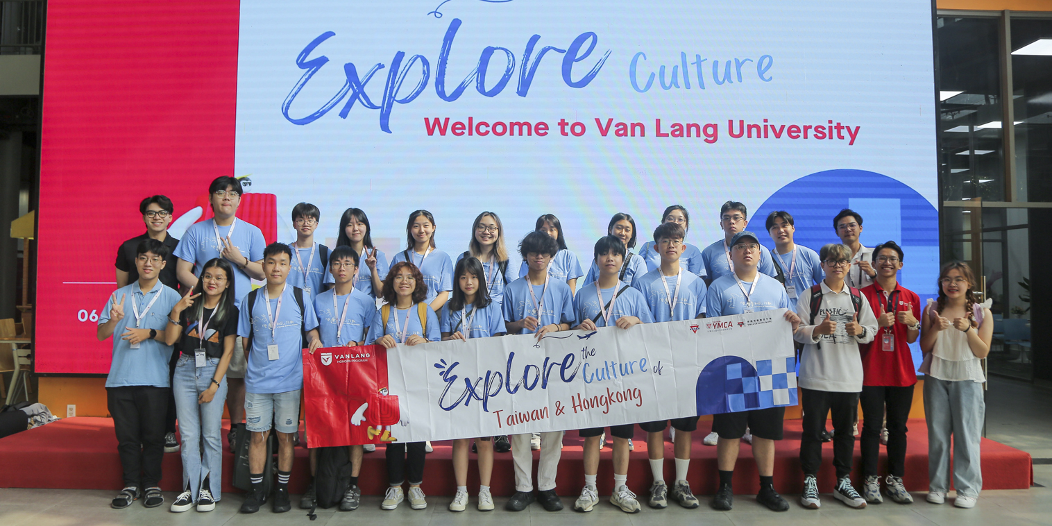 doan sinh vien hongkong tham quan (1).jpg