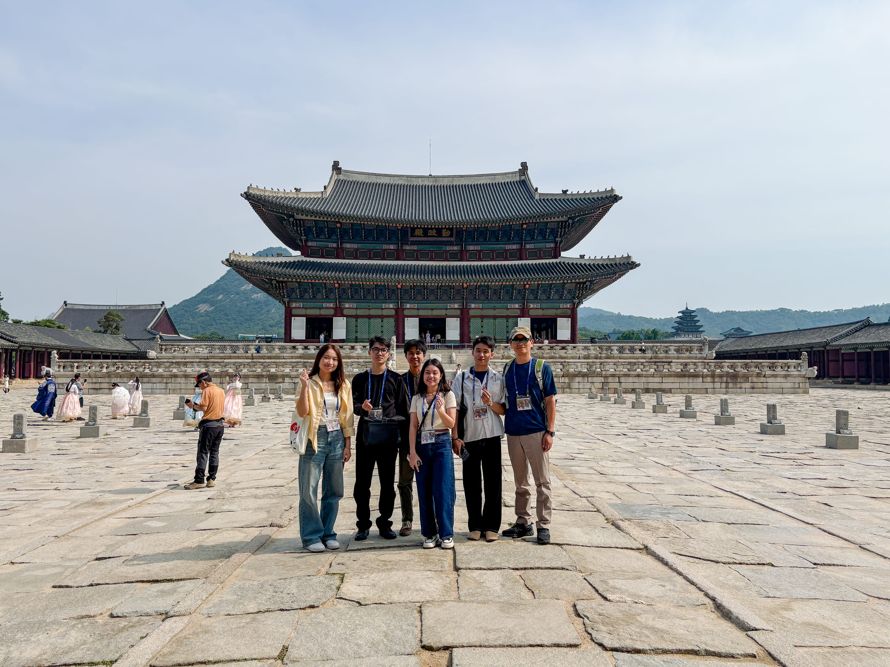 hanh-trinh-kham-pha-van-hoa-va-kien-truc-han-quoc-cua-sinh-vien-van-lang-a.jpg