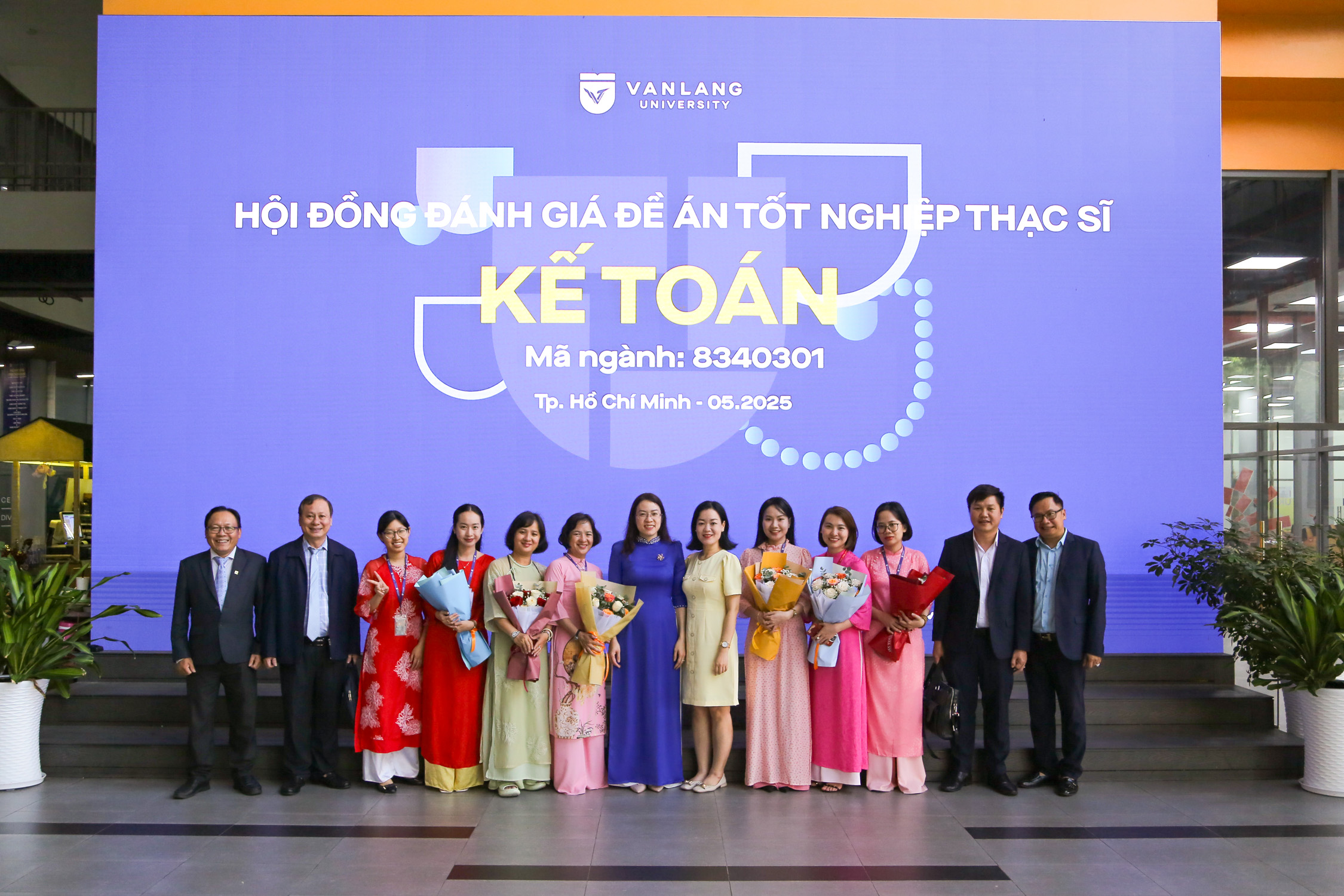 hoi-dong-bao-ve-de-an-thac-si-nganh-ke-toan-a.jpg