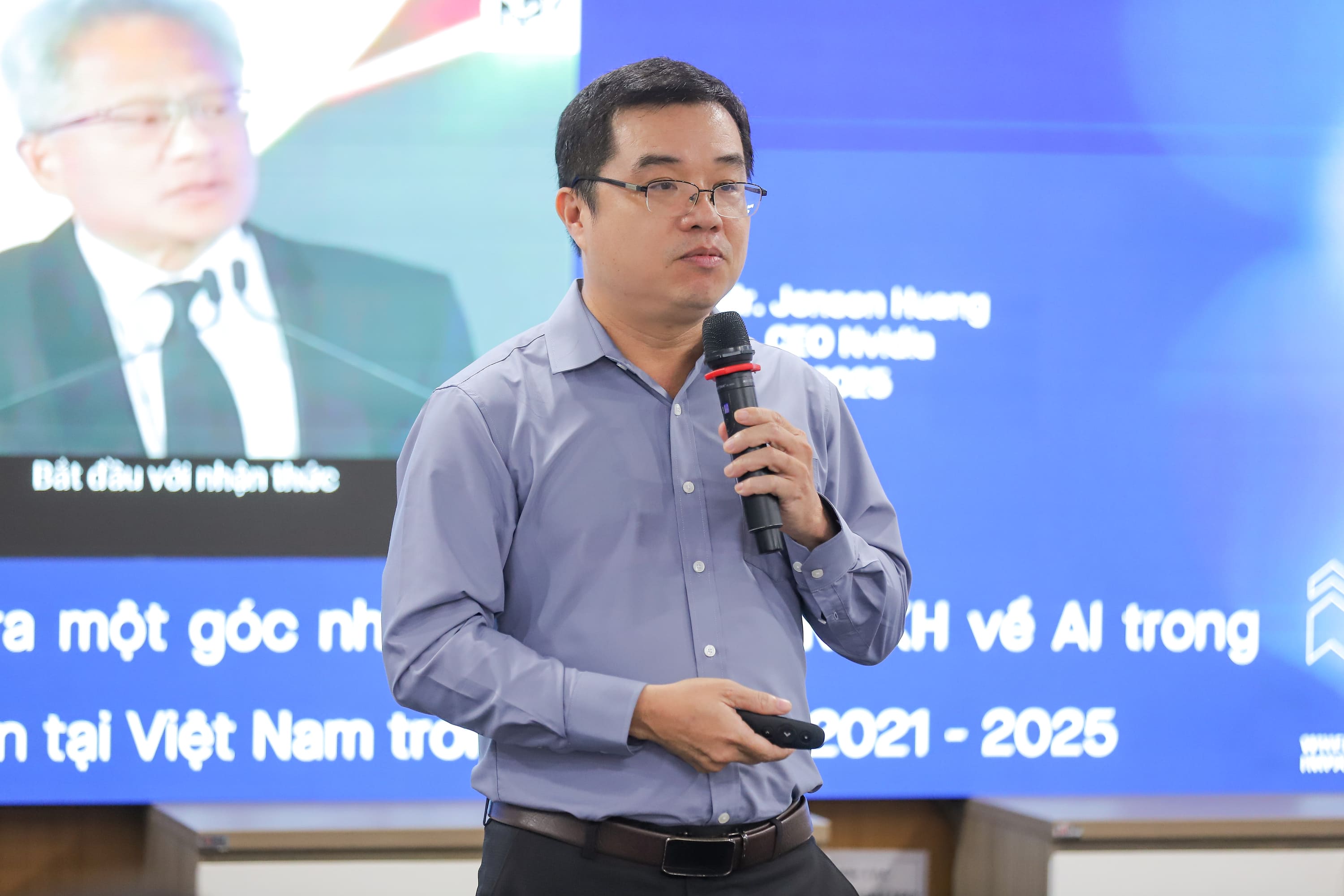 hoi-thao-khoa-hoc-kinh-te-tuan-hoan-tri-tue-nhan-tao-dinh-hinh-tu-duy-phat-trien-ky-nguyen-moi-b.jpg