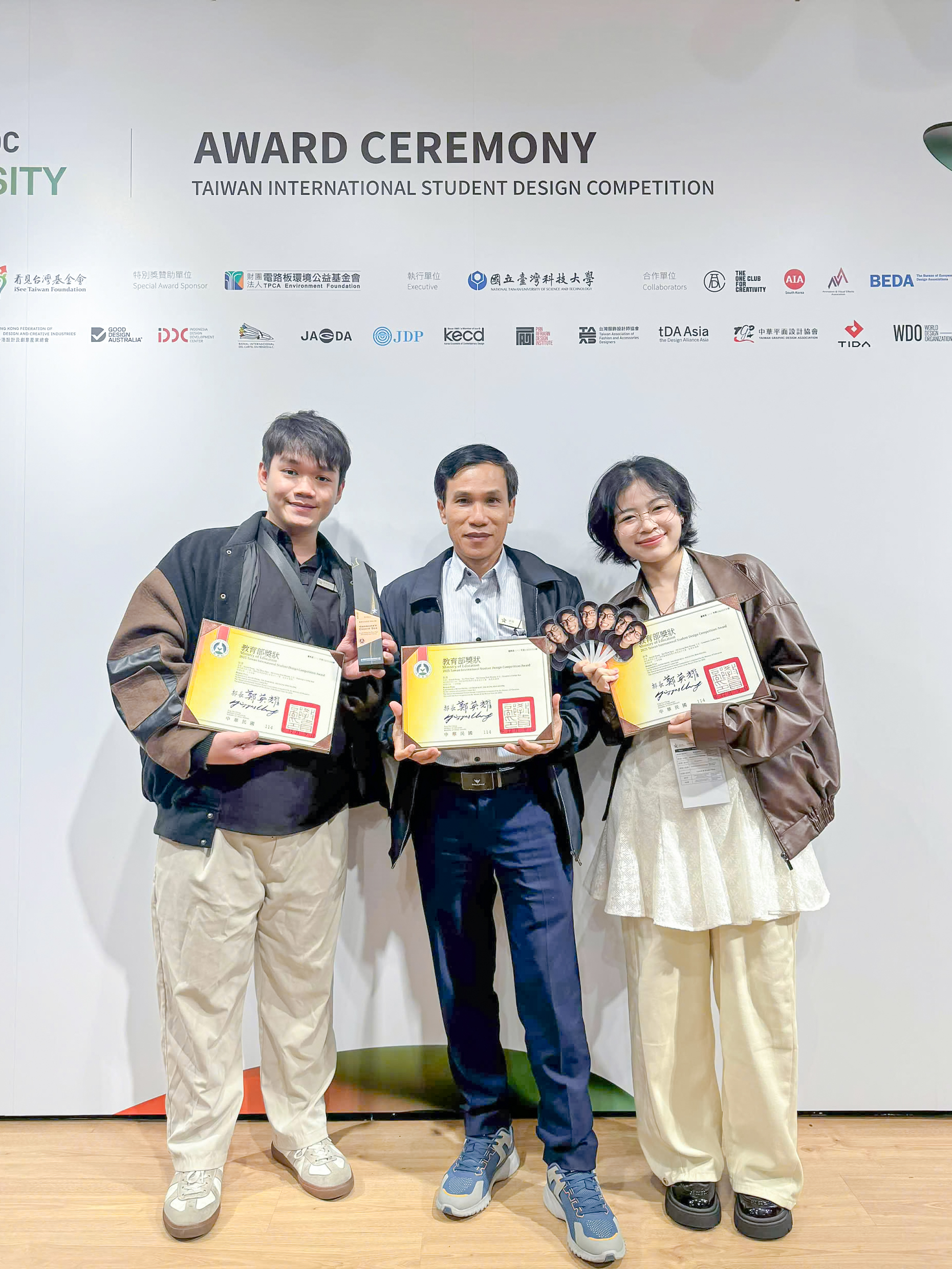 hop-banh-cua-ngoai-giup-sinh-vien-thiet-ke-my-thuat-so-dat-giai-tai-taiwan-international-student-design-competition-2025-a.jpg