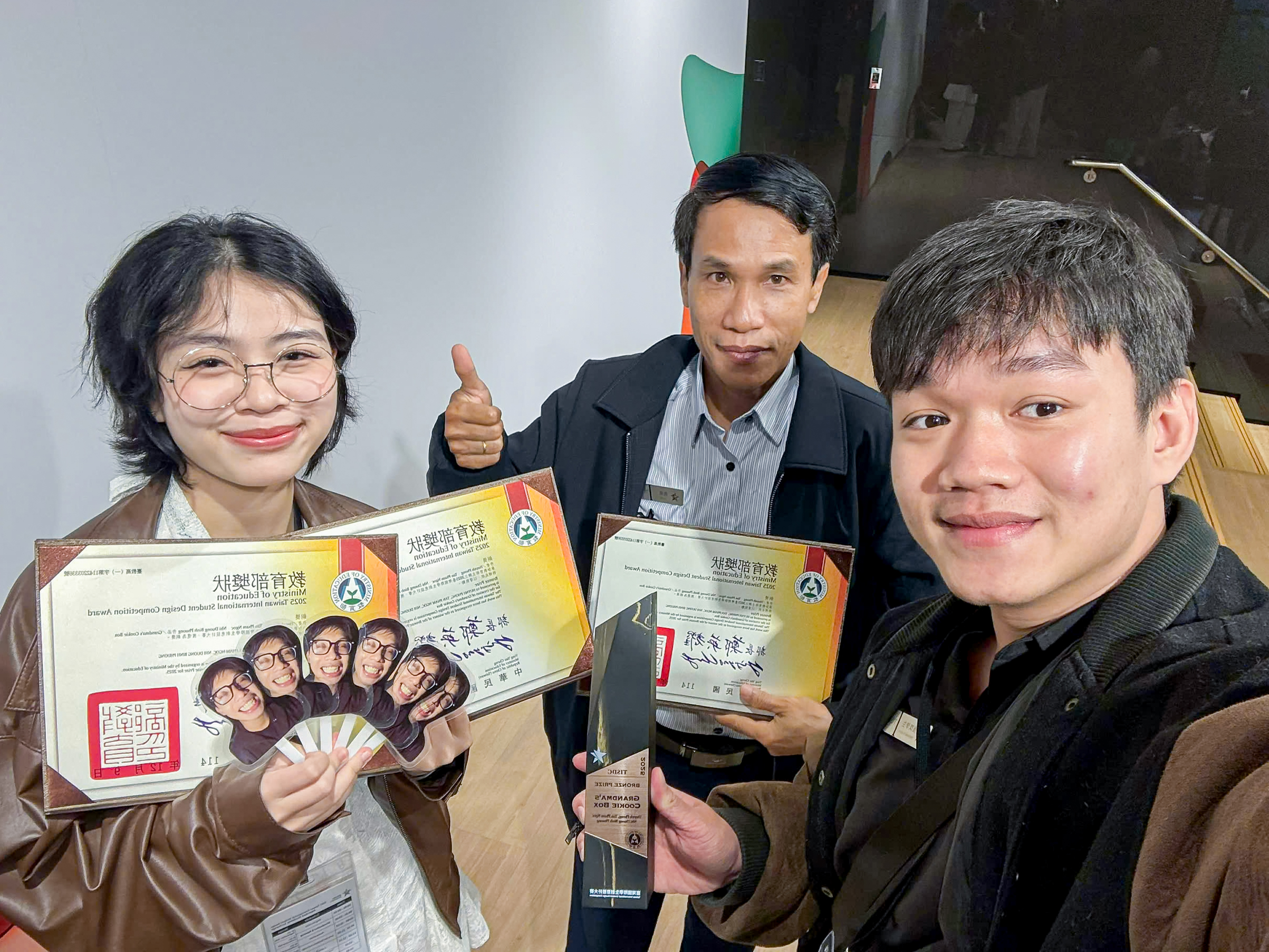 hop-banh-cua-ngoai-giup-sinh-vien-thiet-ke-my-thuat-so-dat-giai-tai-taiwan-international-student-design-competition-2025 -b.jpg