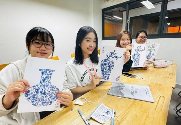 Có thể là hình ảnh về học tập và văn bản