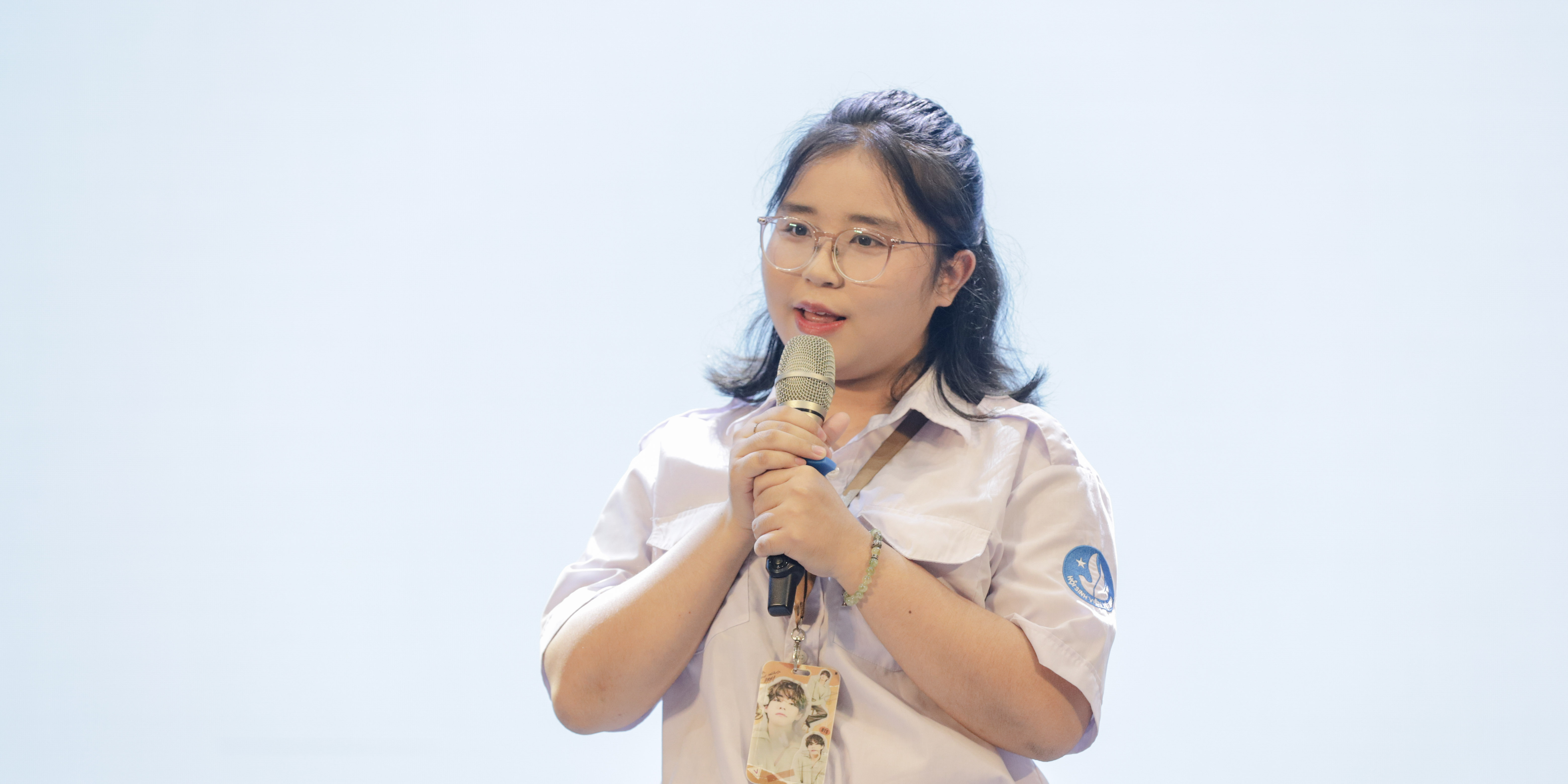 khoa-ky-thuat-y-hoc-to-chuc-le-khoac-ao-blouse-trang-va-tri-an-thay-co-nguoi-truyen-lua-tao-dung-tuong-lai-e.jpg