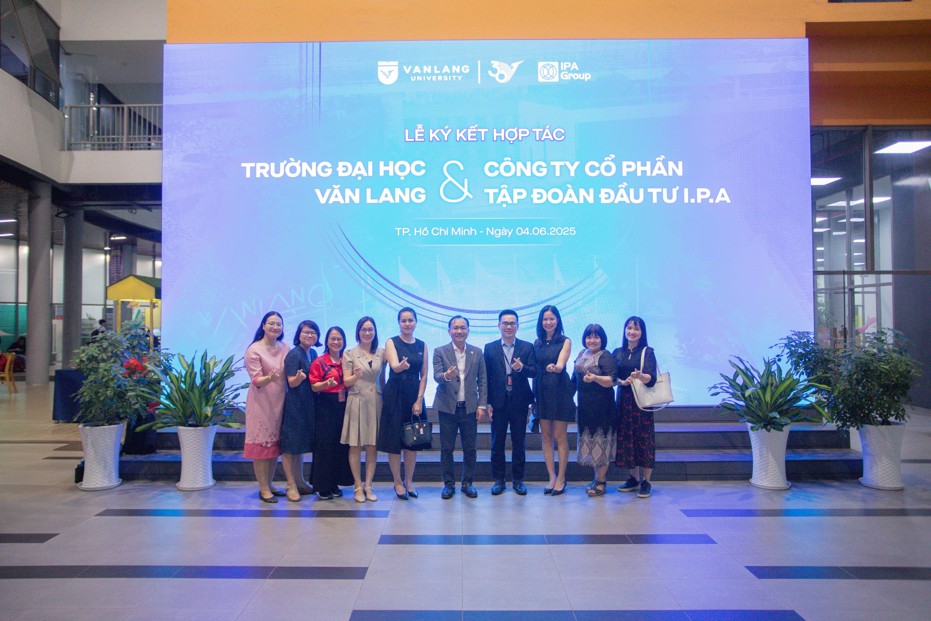 le-ky-ket-mou-giua-truong-dai-hoc-van-lang-va-tap-doan-ipa-tang-cuong-hop-tac-dao-tao-gan-voi-thuc-tien-a.jpg