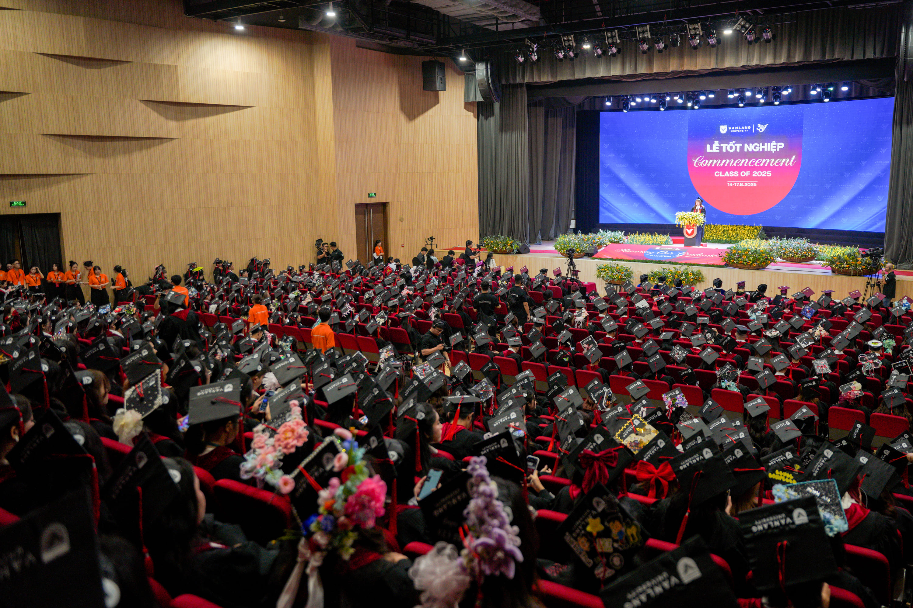 le-tot-nghiep-dai-hoc-cao-hoc-nam-2025-toi-chon-van-lang-hanh-trinh-xung-dang-a.jpg