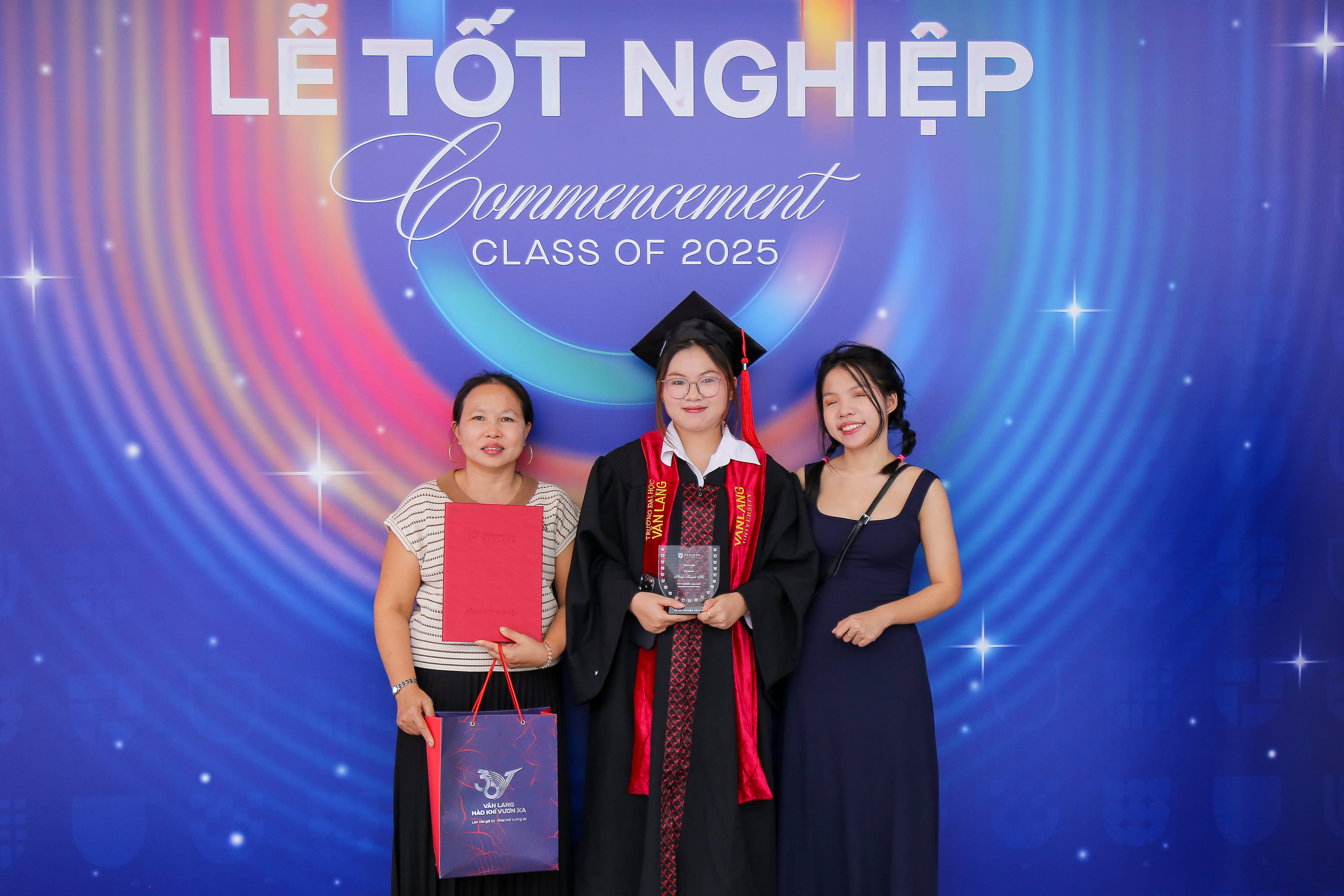 le-tot-nghiep-dai-hoc-cao-hoc-nam-2025-toi-chon-van-lang-hanh-trinh-xung-dang-o.jpg