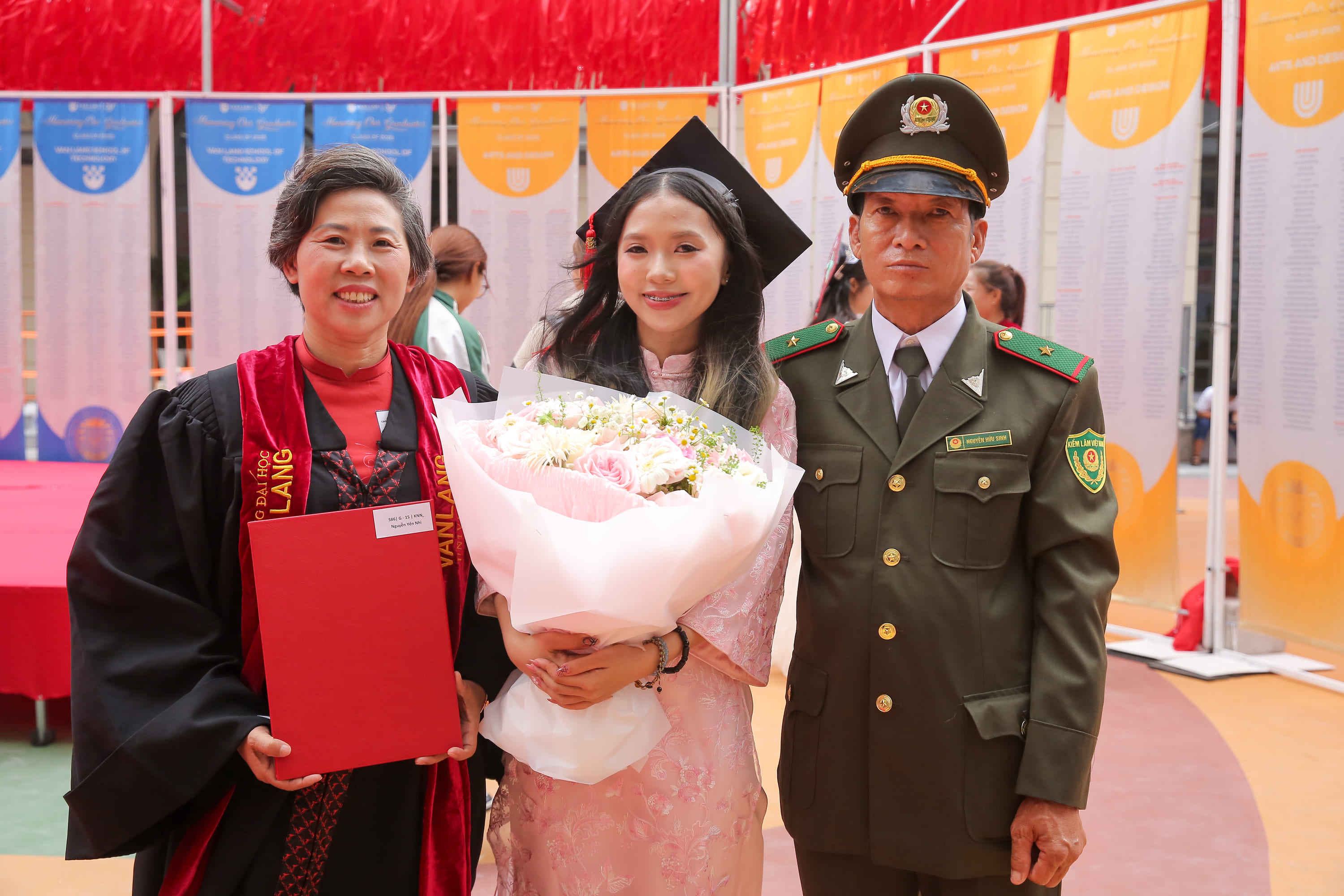le-tot-nghiep-dai-hoc-cao-hoc-nam-2025-toi-chon-van-lang-hanh-trinh-xung-dang-q.jpg
