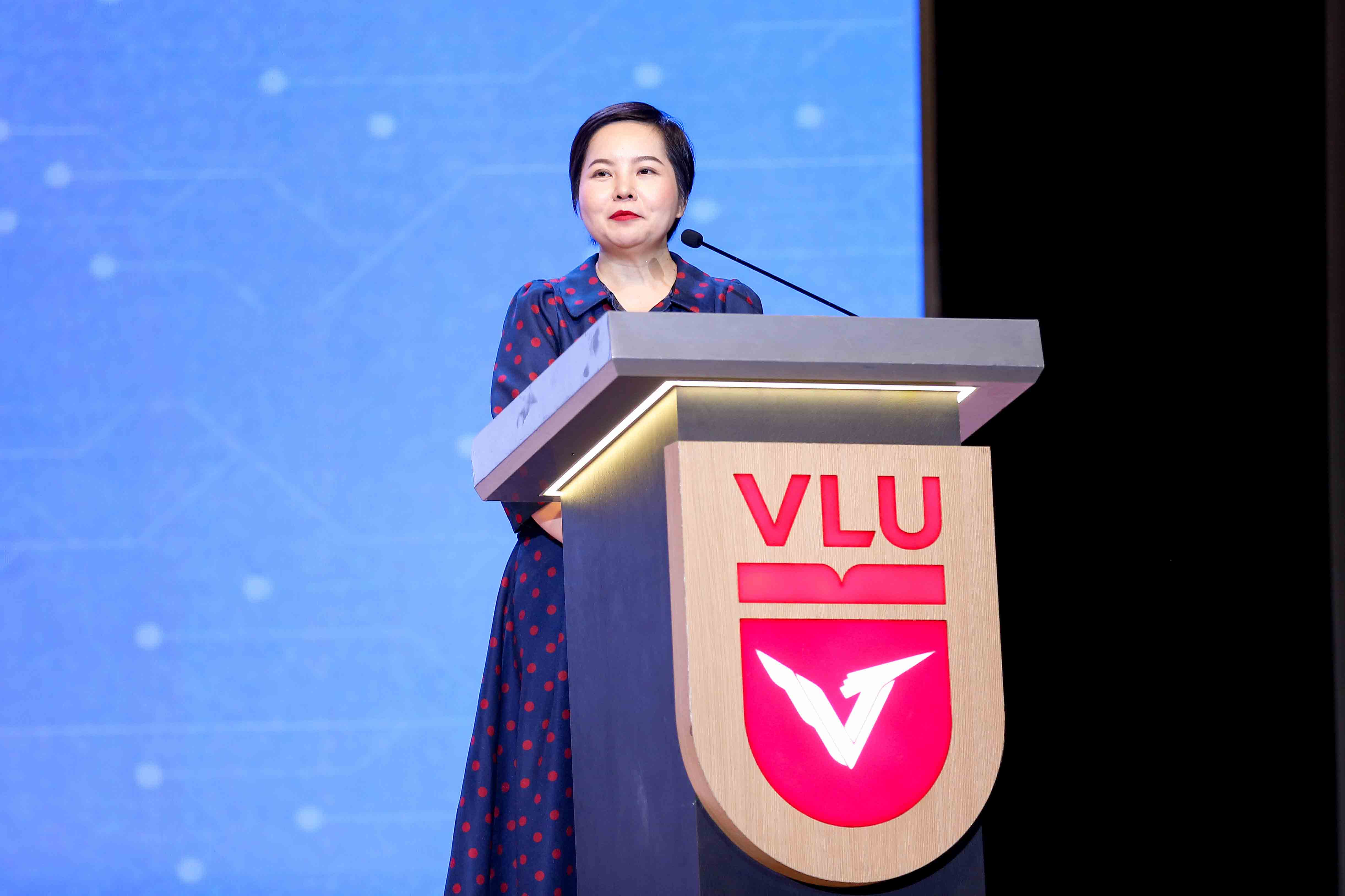 marketing-generators-mua-5-san-choi-hoc-thuat-gan-voi-thuc-tien-nganh-marketing-trong-boi-canh-ai-b.jpg