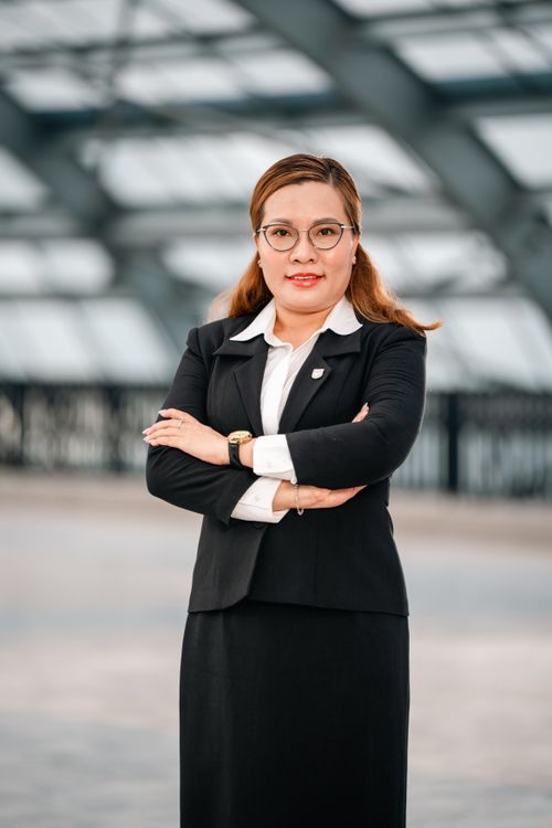 MS. HUA THI BACH YEN