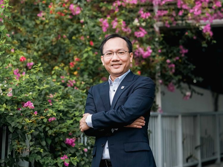 Assoc. Prof. Dr. NGUYEN TIEN HOANG