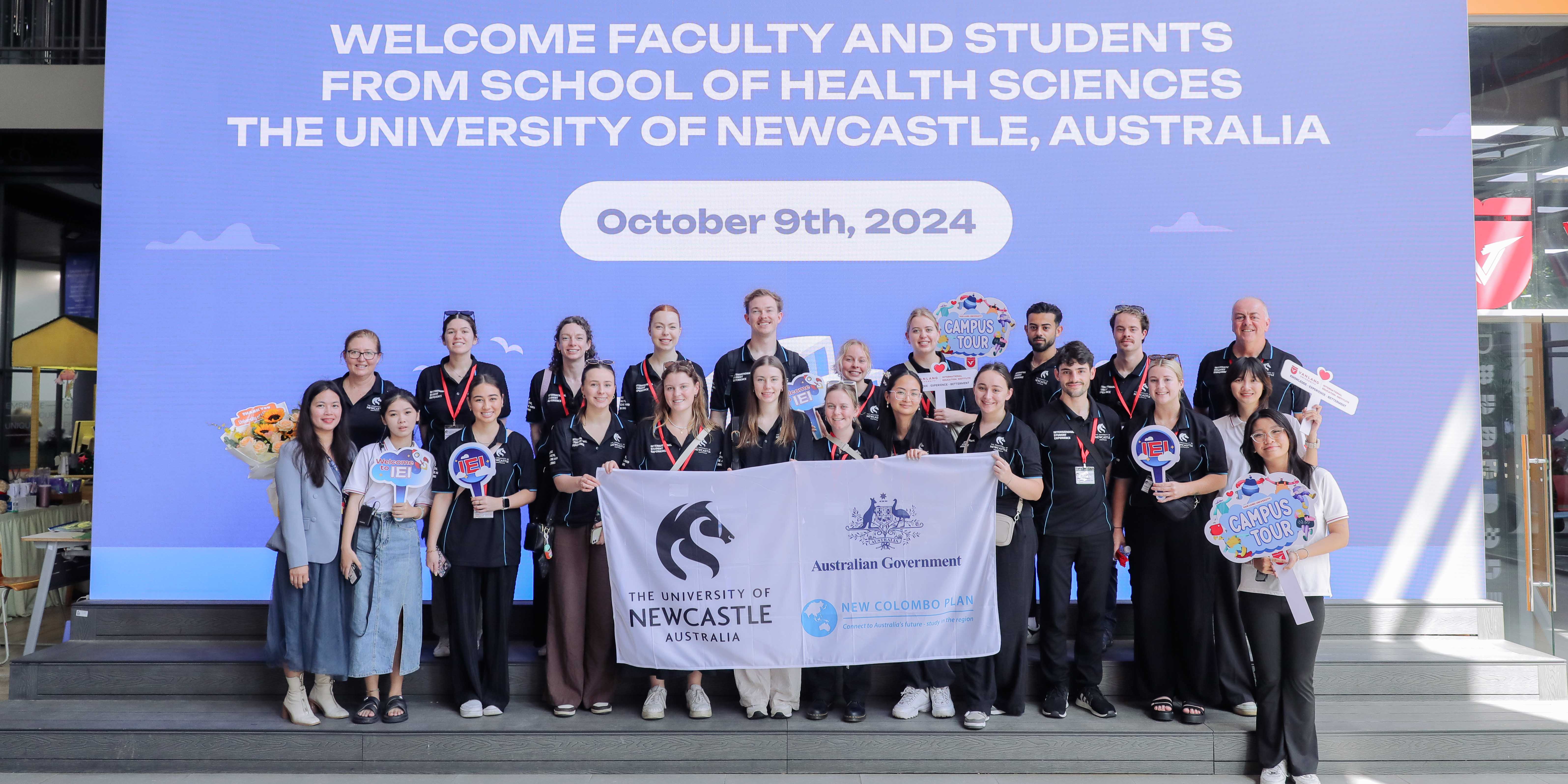 mot-ngay-tham-quan-vlu-day-thu-vi-cua-doan-sinh-vien-y-khoa-dai-hoc-newcastle-uc-a.jpg
