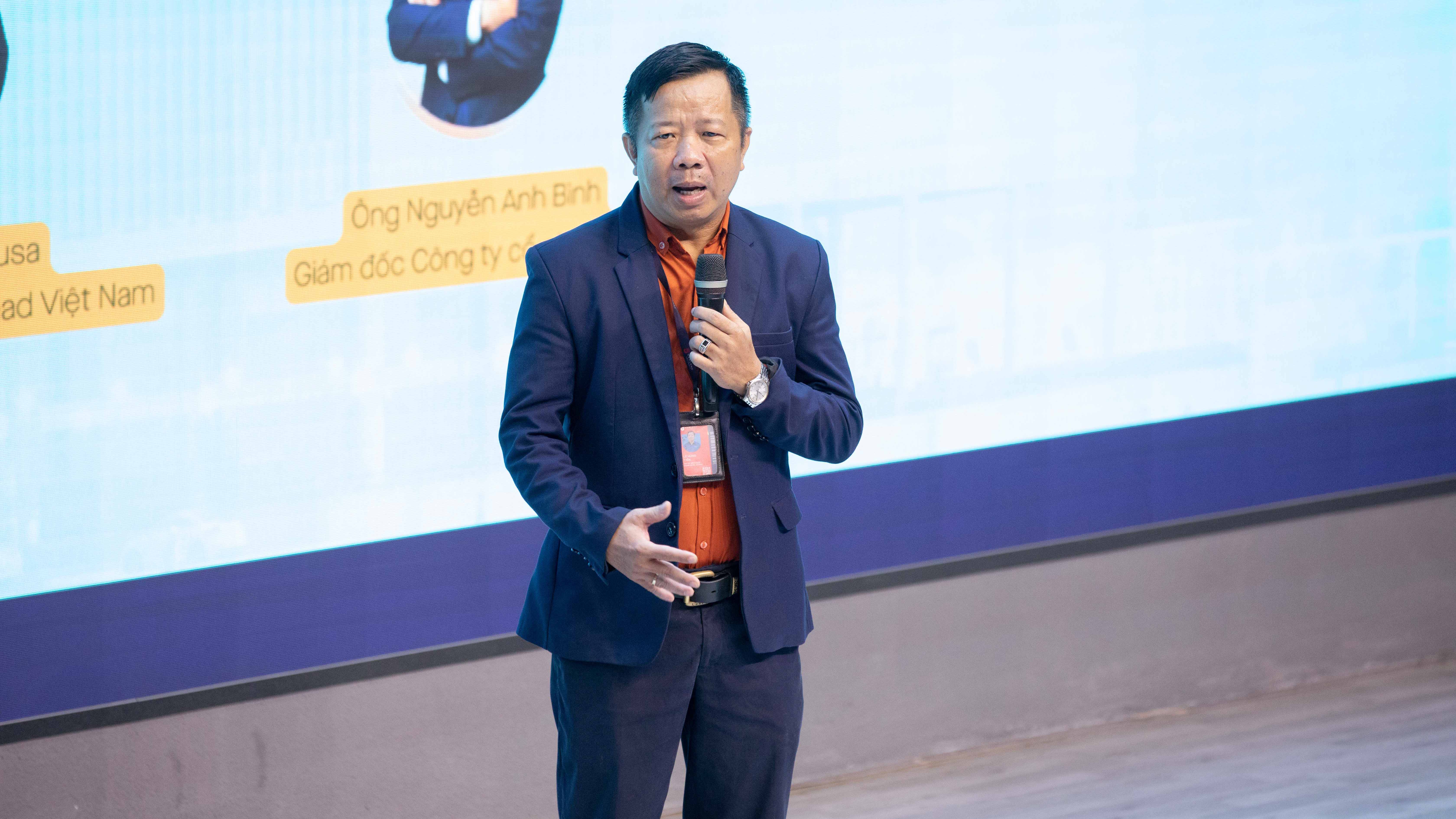 sinh-vien-khoa-ky-thuat-co-dien-va-may-tinh-tim-hieu-co-hoi-viec-lam-tai-nhat-ban-b.jpg