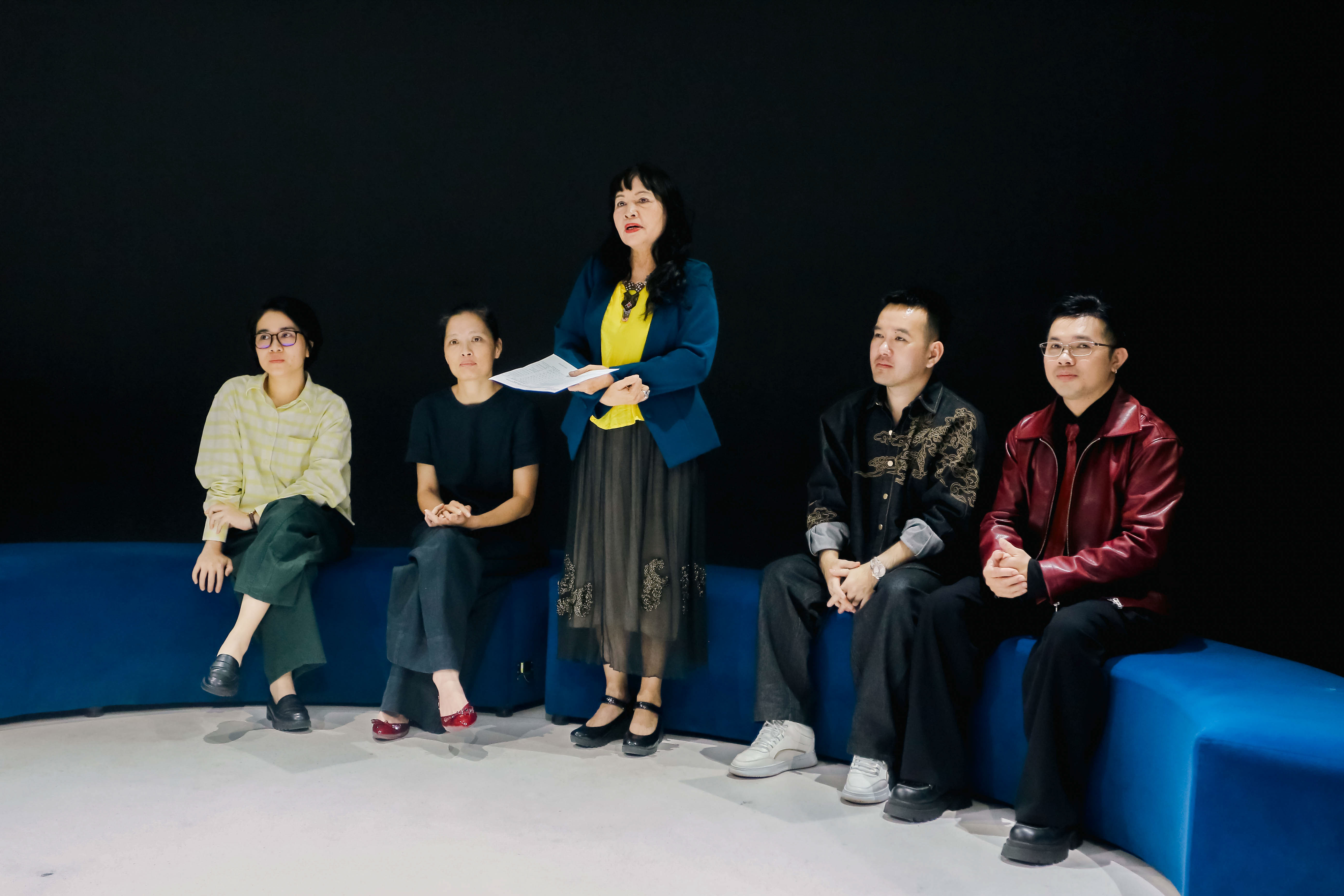 sinh vien nganh thiet ke thoi trang bao ve do an tot nghiep dot 2 nam 2025-a.jpg