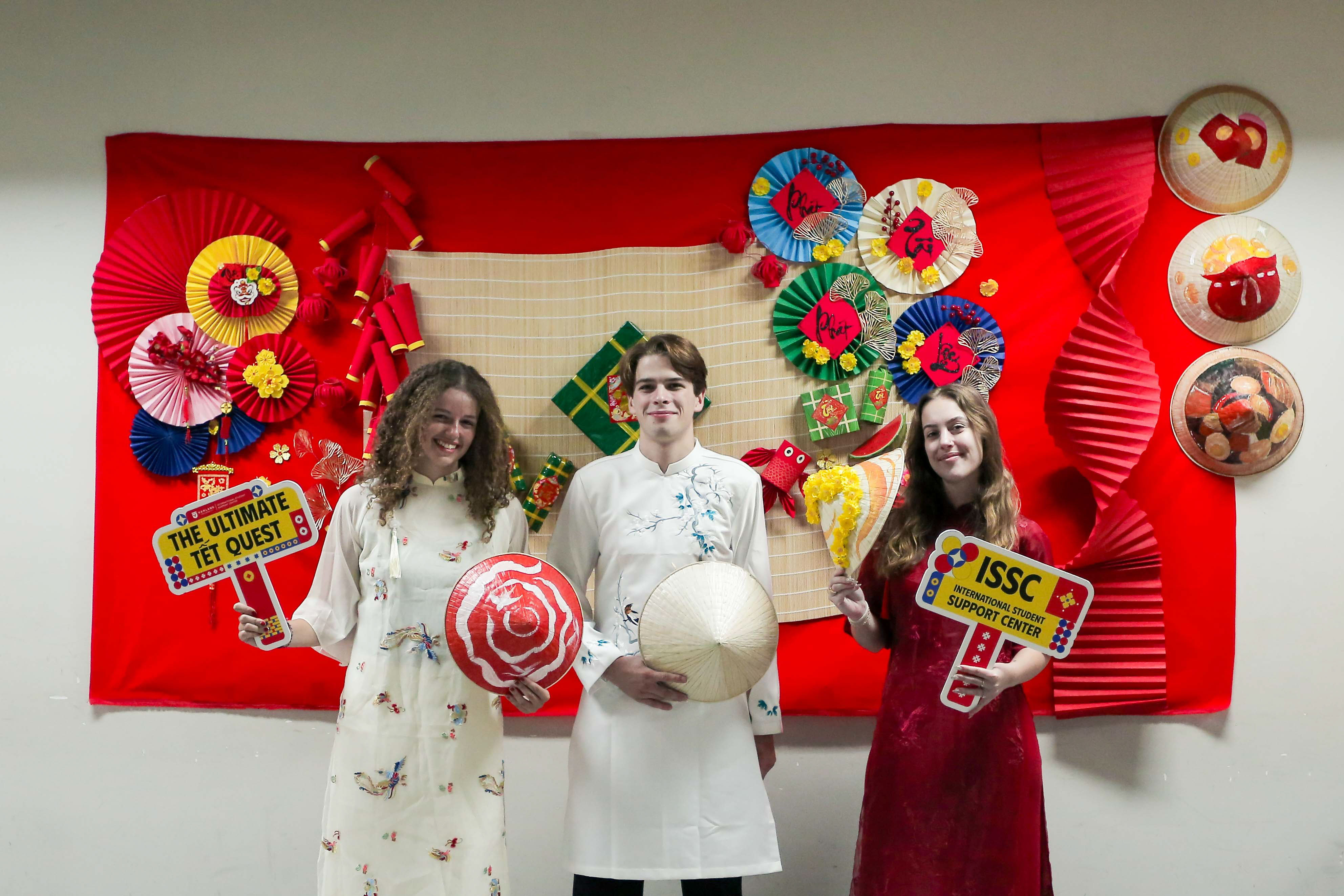 sinh-vien-quoc-te-tim-hieu-va-trai-nghiem-van-hoa-ngay-tet-tai-van-lang-cung-the-ultimate-tet-quest-a.jpg