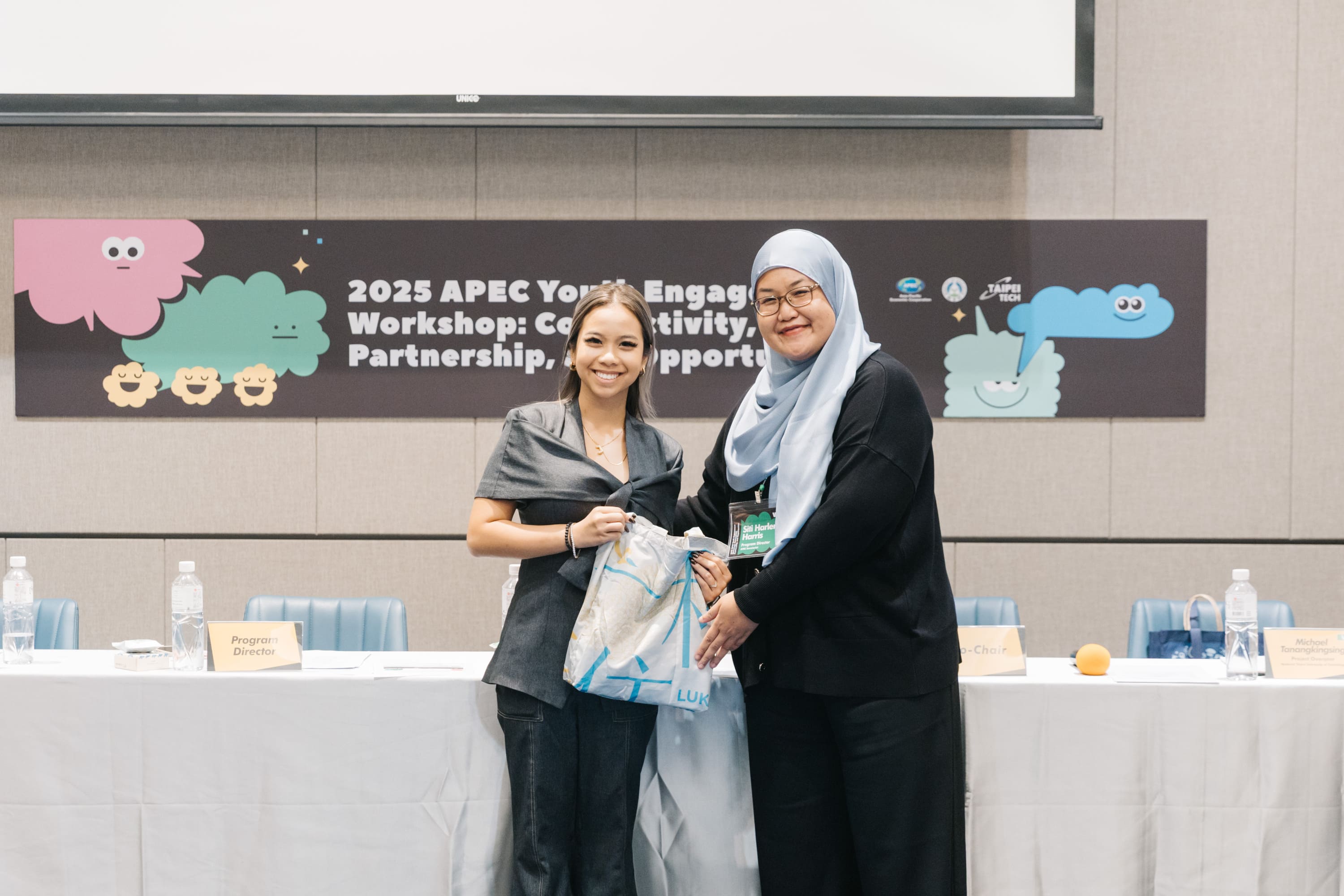sinh-vien-van-lang-vinh-du-tham-gia-workshop-connectivity-partnership-and-d.jpeg