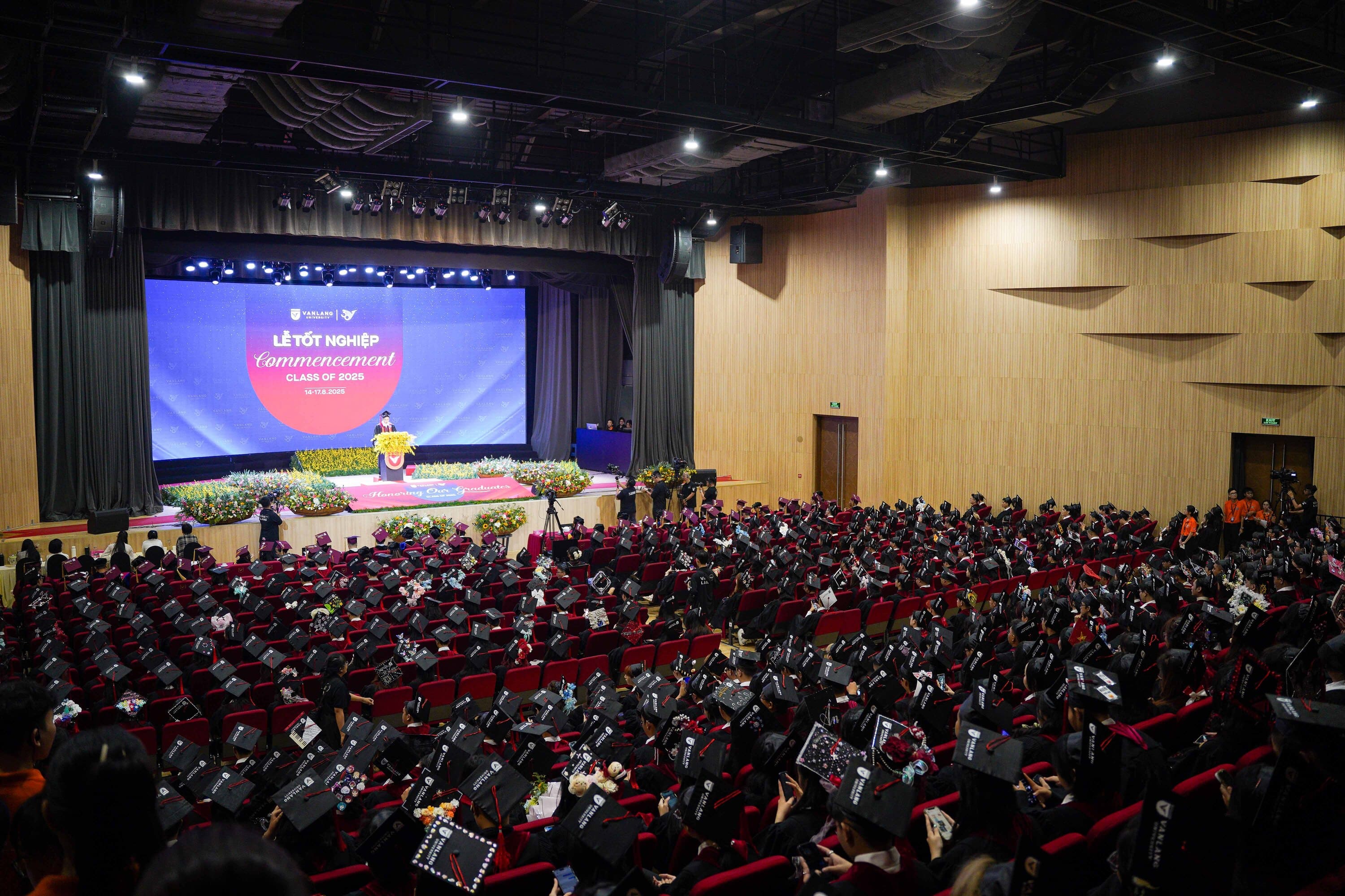 thu-khoa-ngo-hoang-dung-phai-luon-tin-vao-ban-than-va-giu-vung-nghi-luc-a.jpg