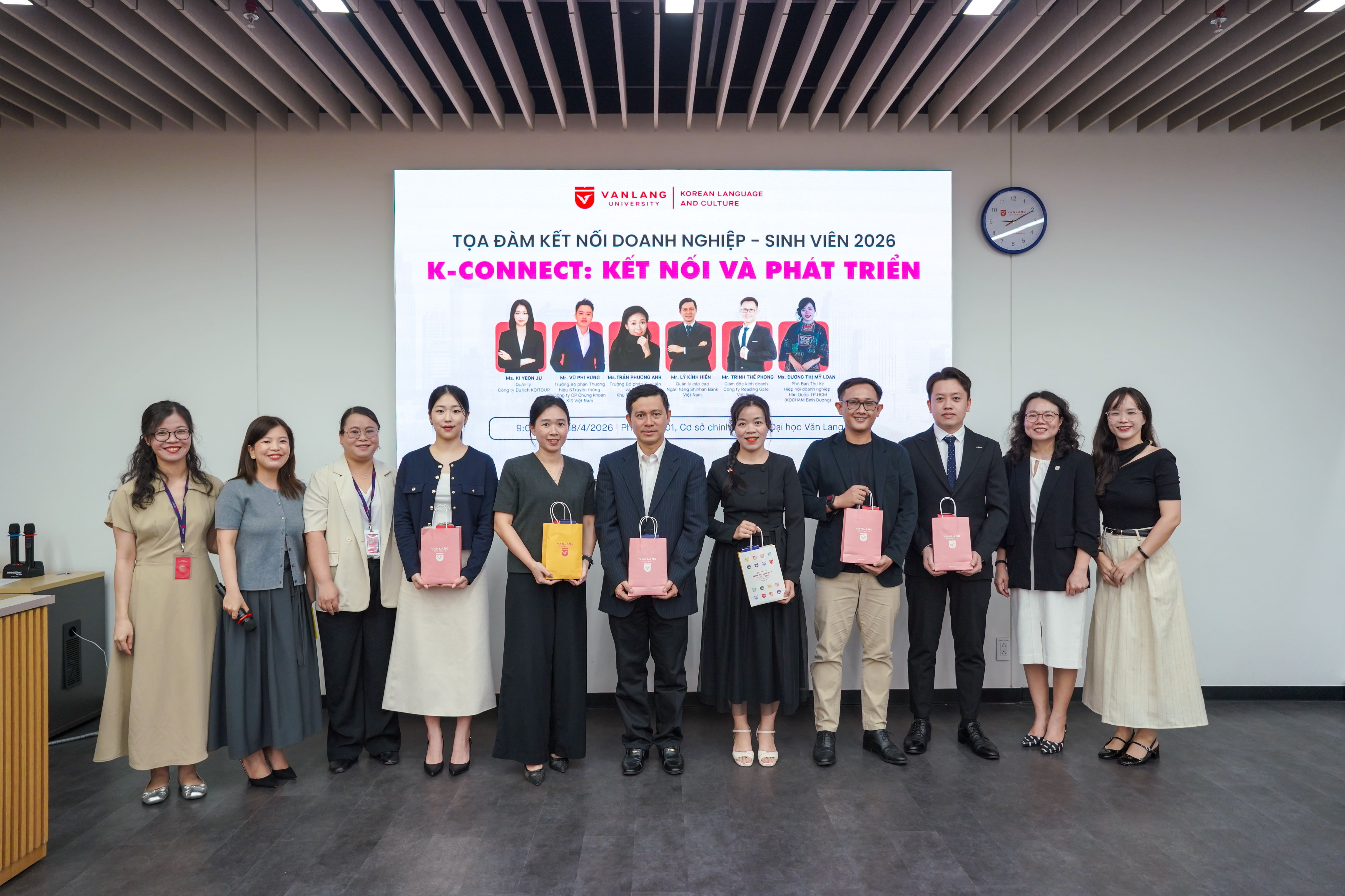 toa-dam-k-connect:-ket-noi-va-phat-trien-cau-noi-giua-sinh-vien-va-doanh-nghiep-han-quoc-a.jpg