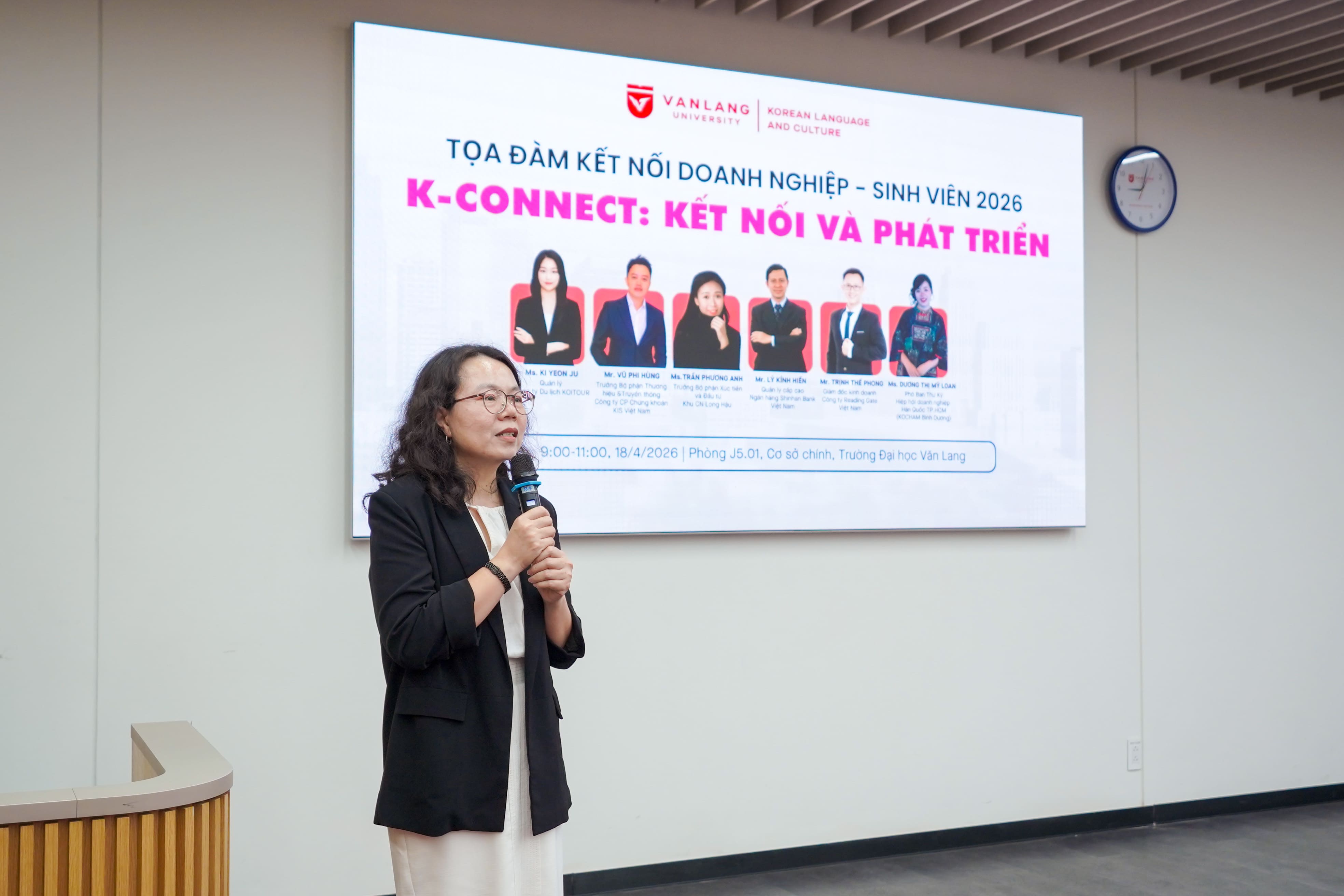 toa-dam-k-connect:-ket-noi-va-phat-trien-cau-noi-giua-sinh-vien-va-doanh-nghiep-han-quoc-b.jpg