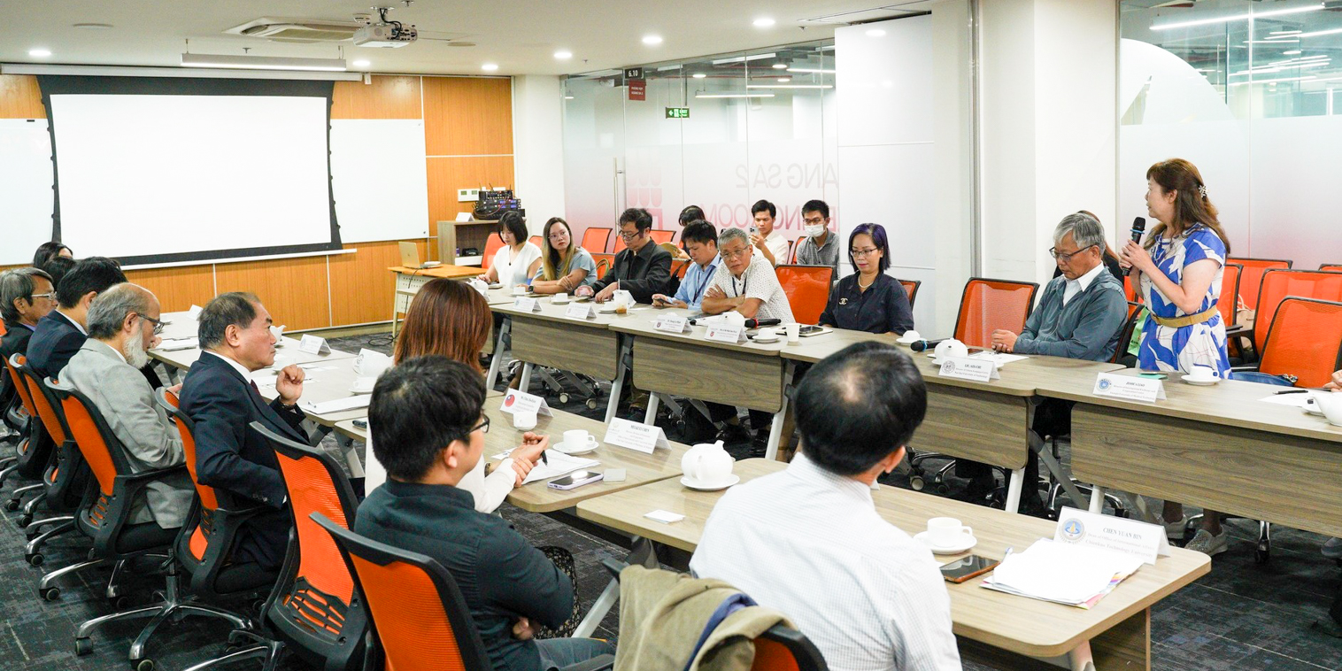 truong-dai-hoc-van-lang-don-tiep-dai-dien-11-truong-dai-hoc-dai-loan-den-tham-va-trao-doi-hop-tac-c.jpg