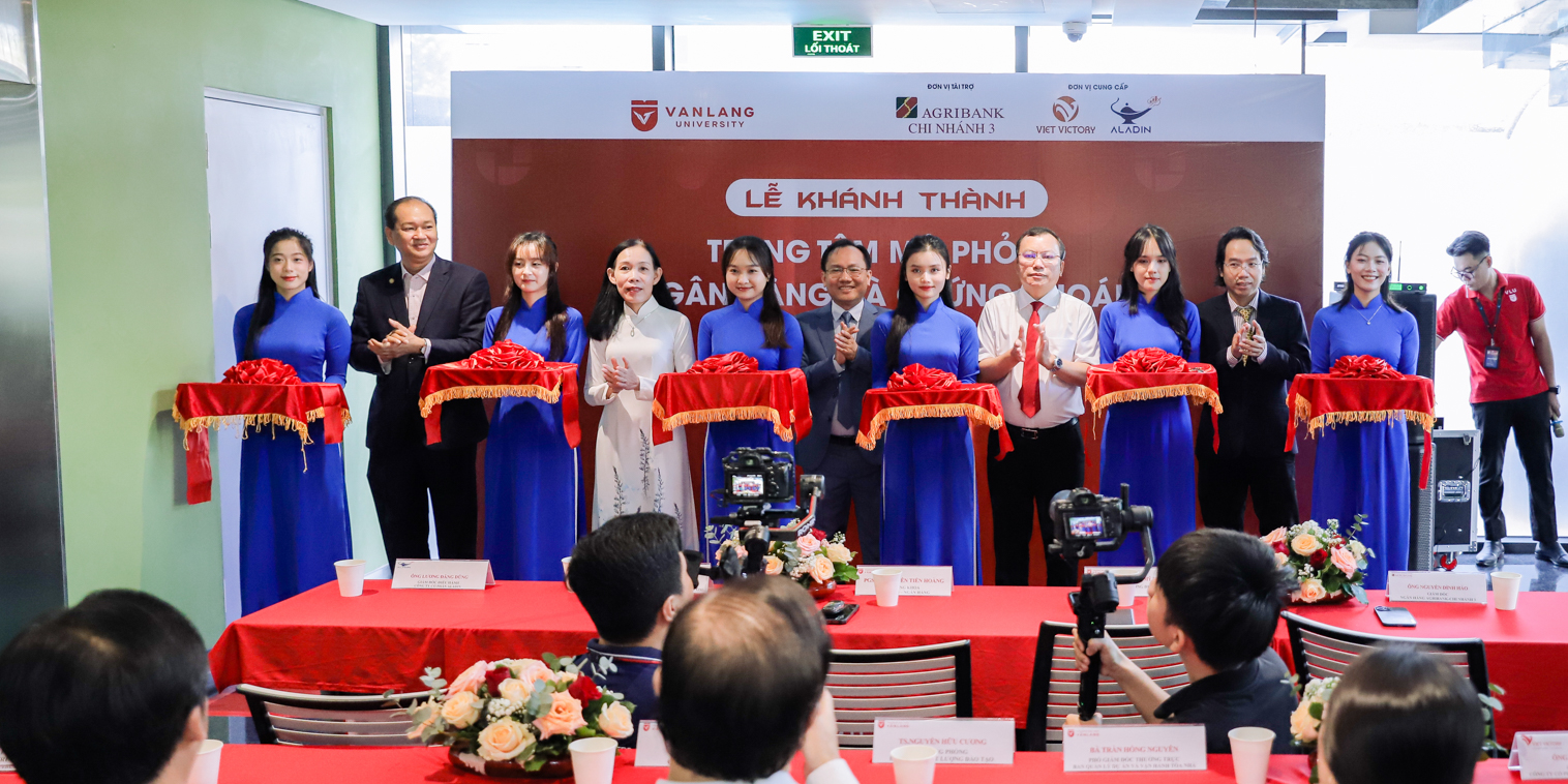 truong-dai-hoc-van-lang-khanh-thanh-trung-tam-mo-phong-ngan-hang-chung-khoan-hub-a.jpg