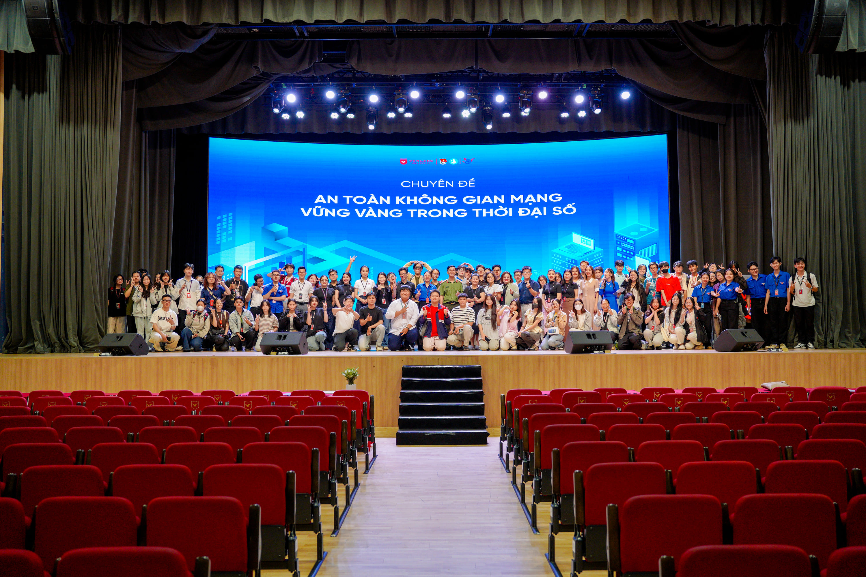 truong-dai-hoc-van-lang-nang-cao-nhan-thuc-an-ninh-mang-cho-sinh-vien-trong-ky-nguyen-so-f.jpg