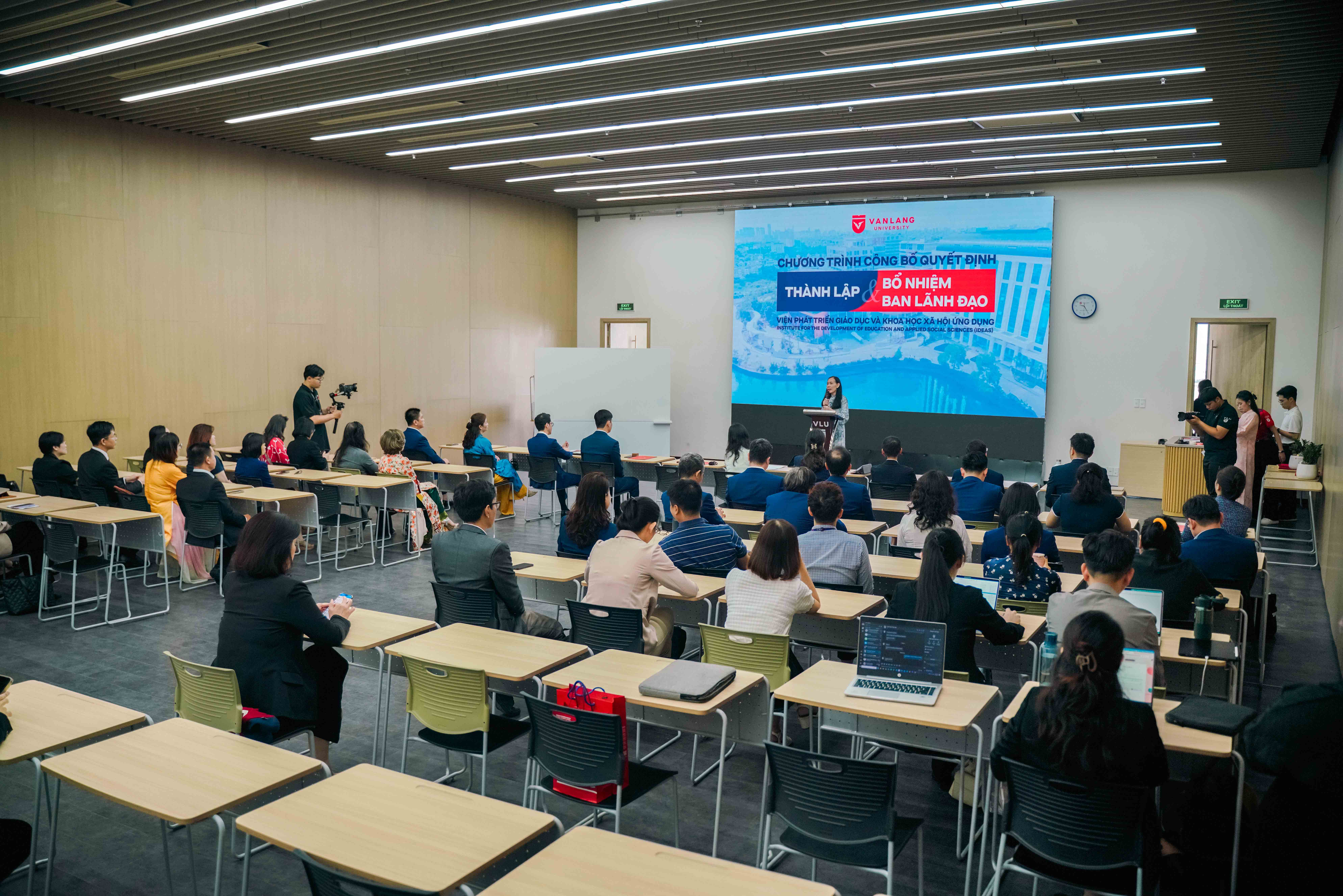 truong-dai-hoc-van-lang-ra-mat-vien-phat-trien-giao-duc-va-khoa-hoc-xa-hoi-ung-dung-institute-for-the-development-of-education-and-applied-social-sciences-ideas-a.jpg