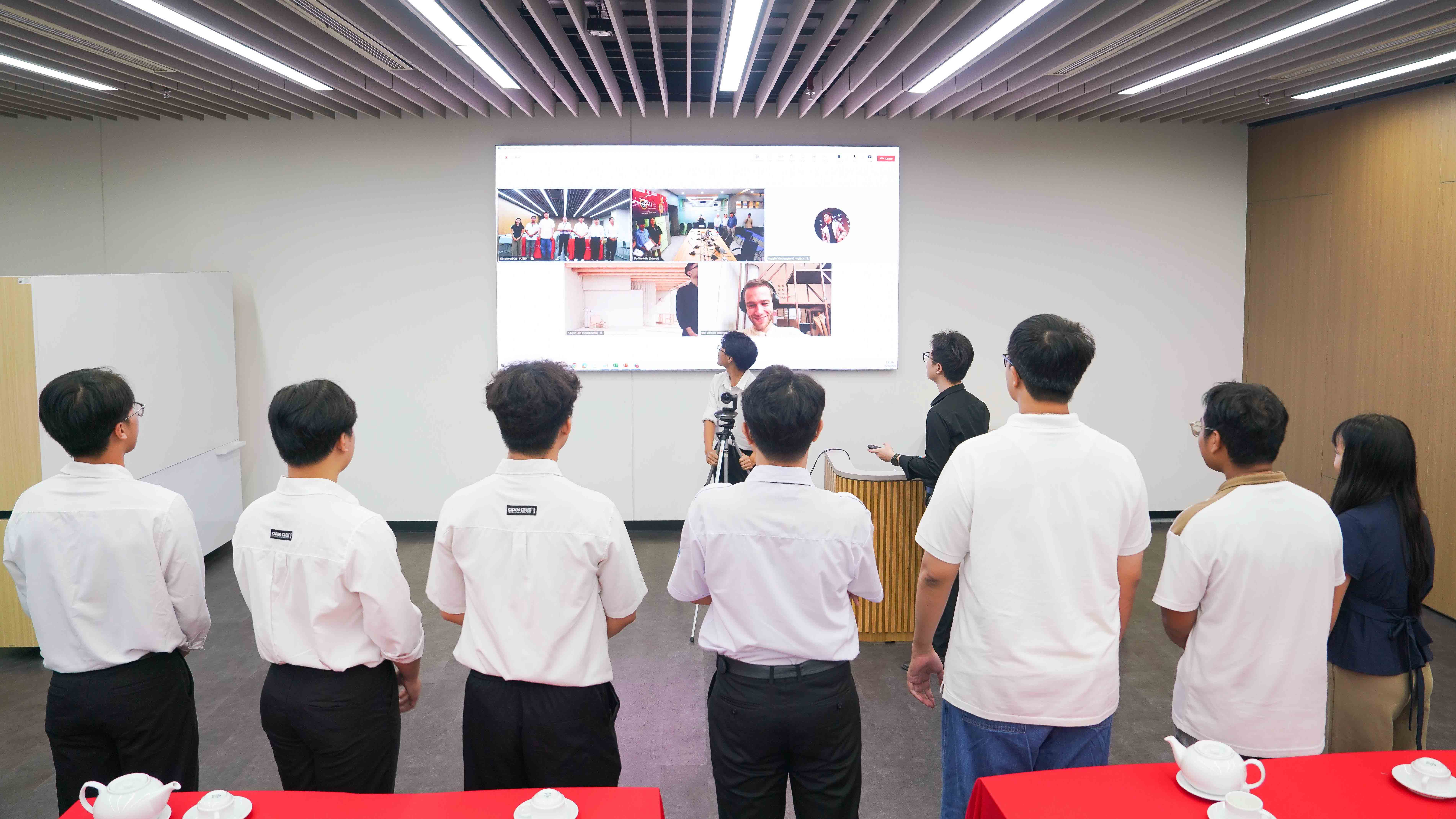 truong-dai-hoc-van-lang-to-chuc-cuoc-thi-hoc-thuat-quoc-te-three-minute-thesis-(3mt)-2025-a.jpg